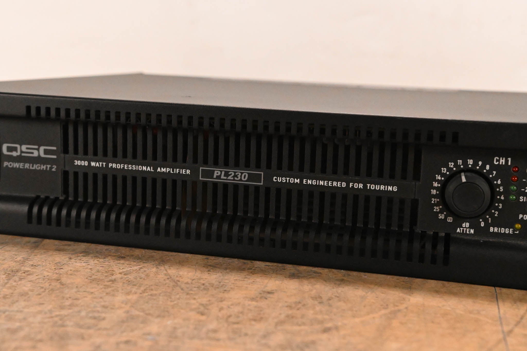QSC PL230 PowerLight 2 Series 2-Channel 1500W Power Amplifier