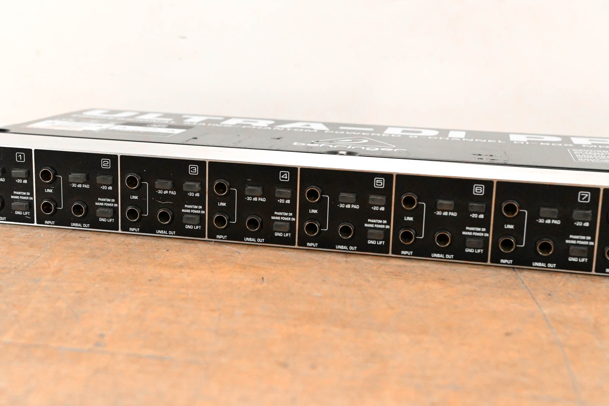Behringer ULTRA-DI PRO DI800 8-Channel Active DI Box