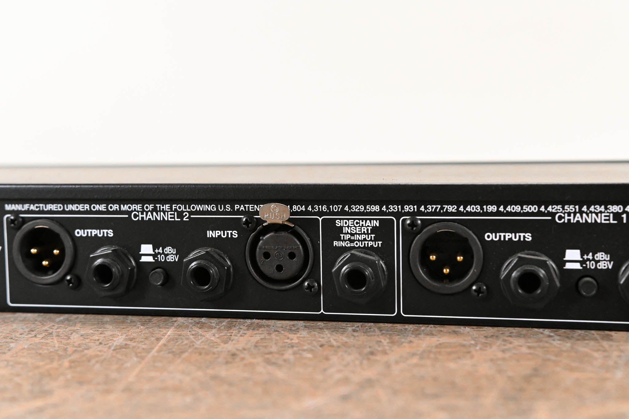 dbx 166XL 2-Channel Compressor/Limiter/Gate