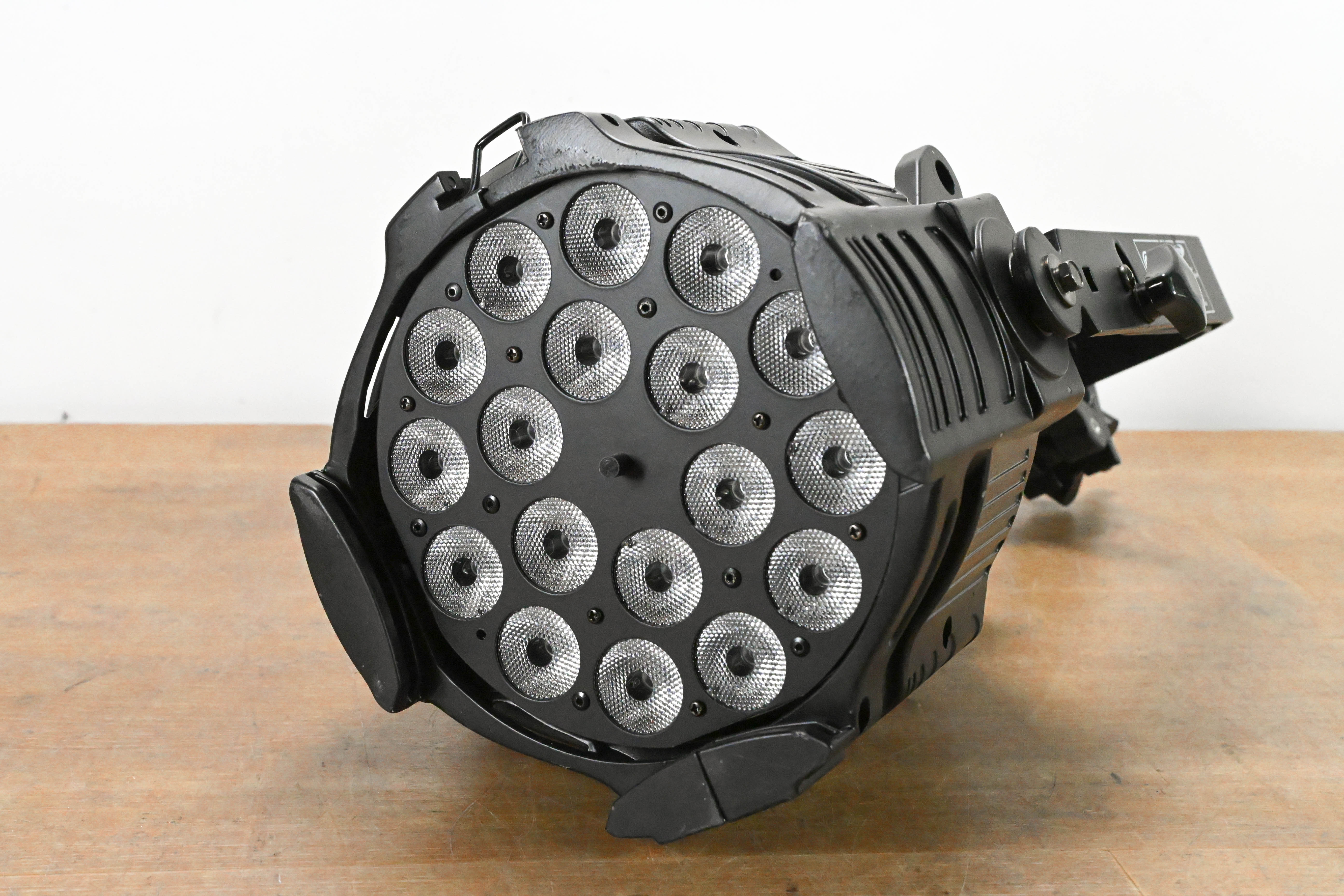 Elation OPTI TRI PAR 18 x 3W Tri Color LED Par