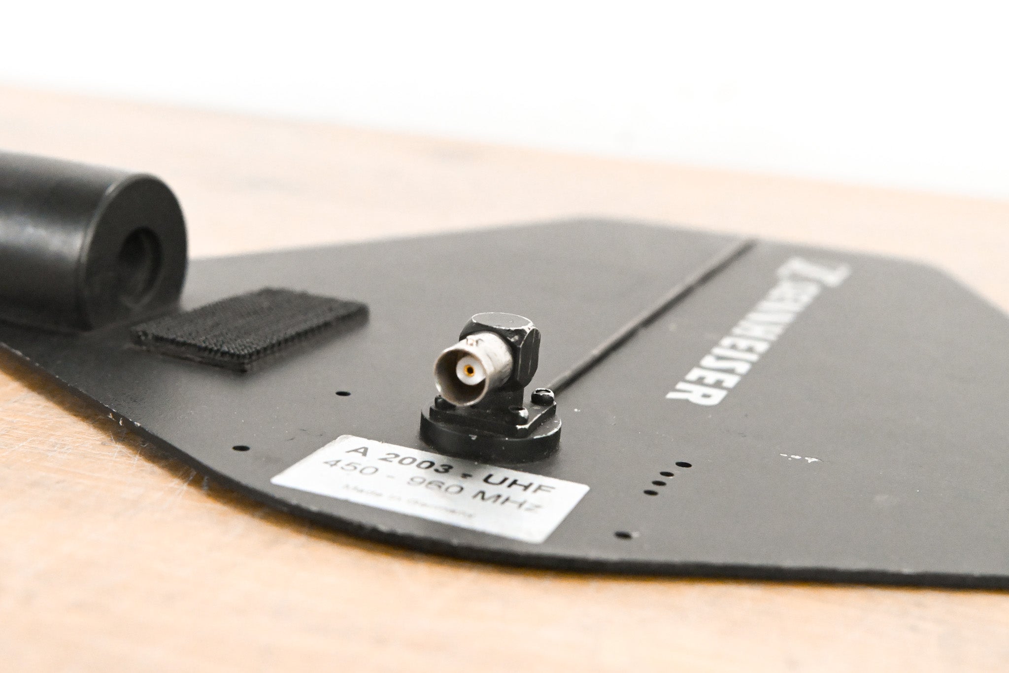 Sennheiser A-2003-UHF Passive Directional Antenna - 450-960 MHz