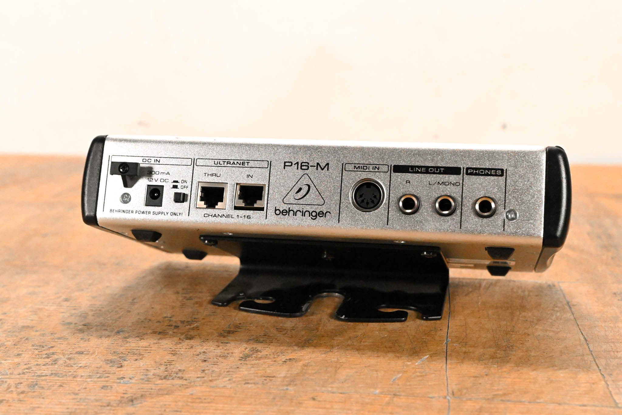 Behringer Powerplay P16-M 16-Channel Digital Personal Mixer