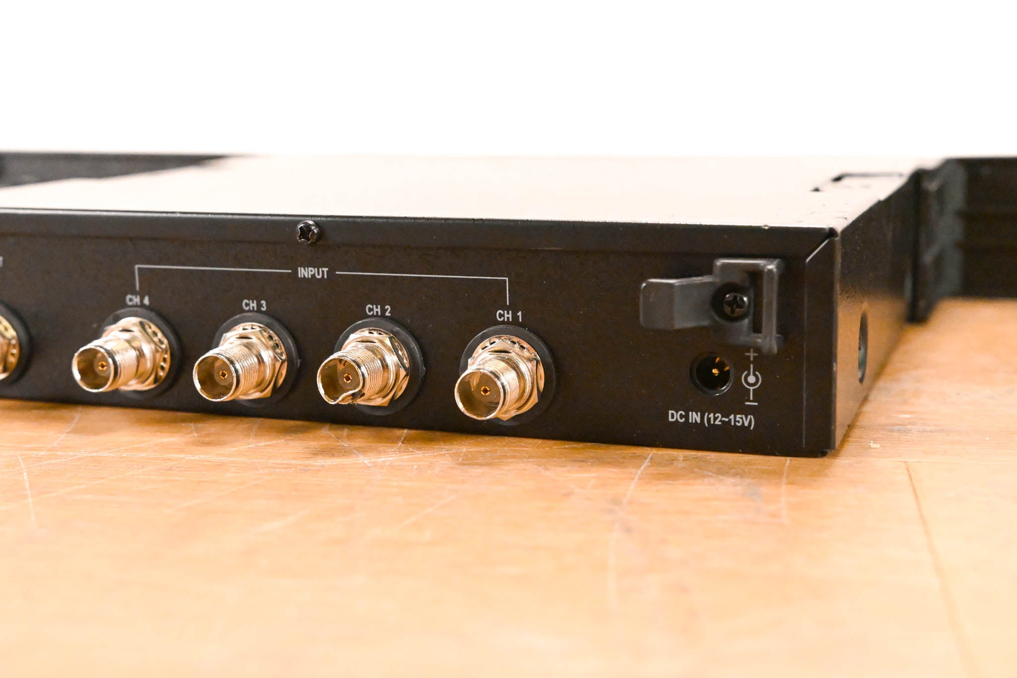 Mipro AD-808 UHF 4-Channel Antenna Combiner 470-960 MHz (NO PSU)