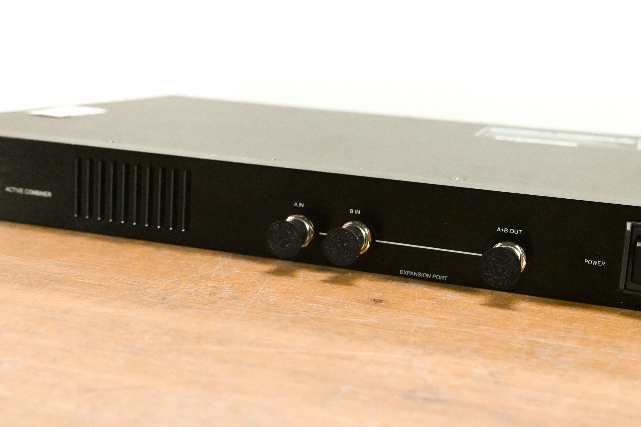 Shure PA821A Antenna Combiner for PSM Wireless Systems  - 470-952 MHz
