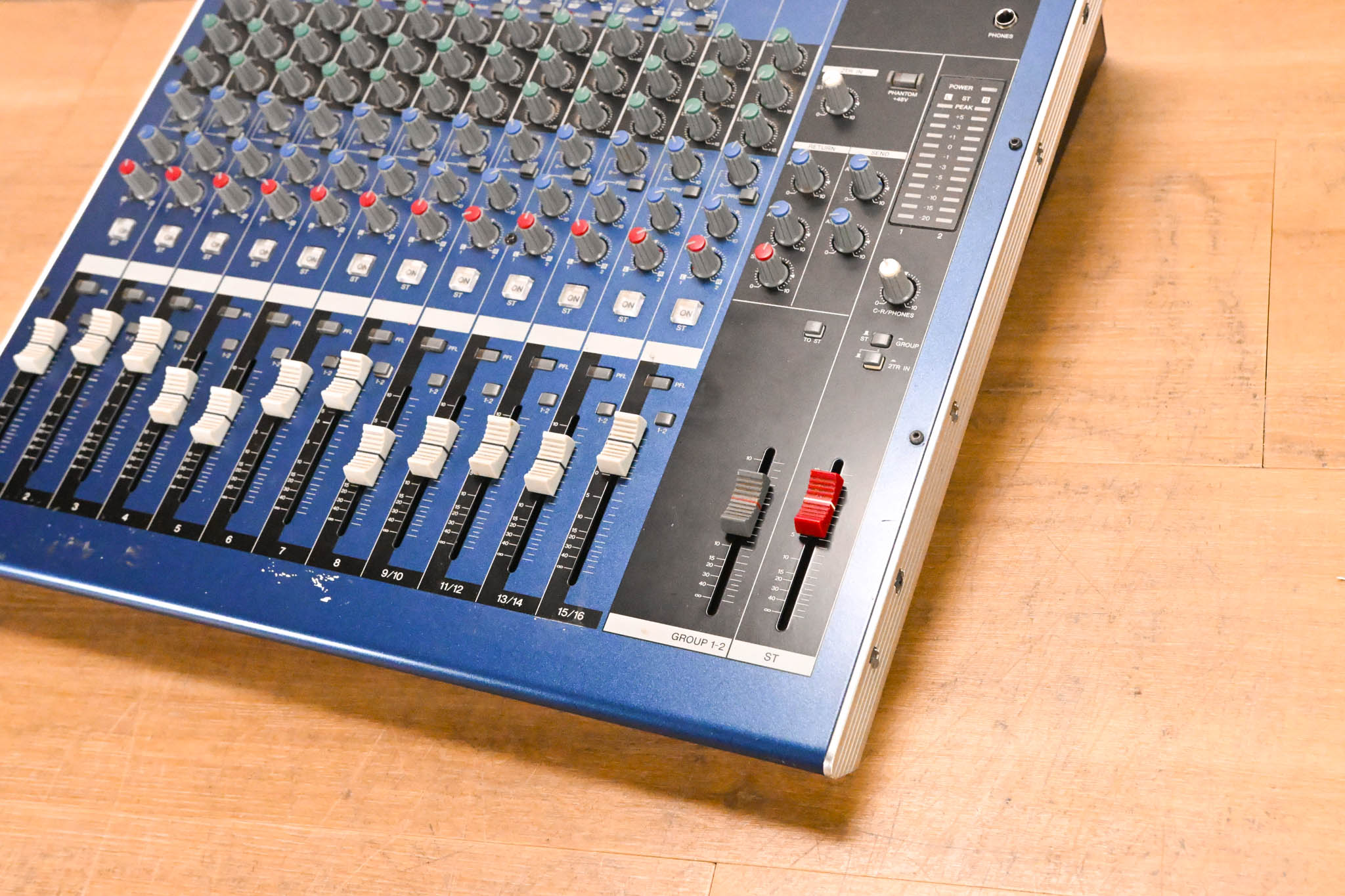 Yamaha MG16/4 16-Channel 4-Bus Analog Mixing Console (NO POWER SUPPLY)