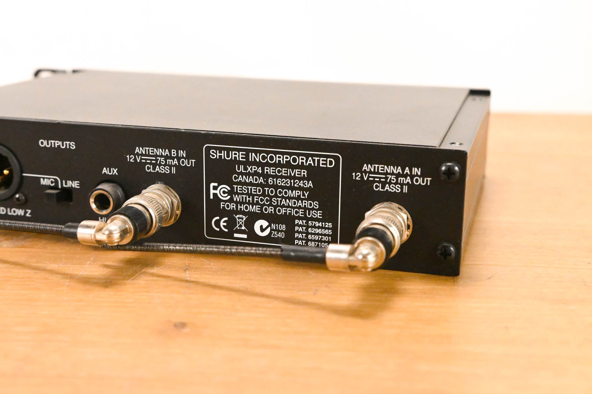 Shure ULXP24/BETA87A Handheld Wireless System - M1 Band NO POWER SUPPLY