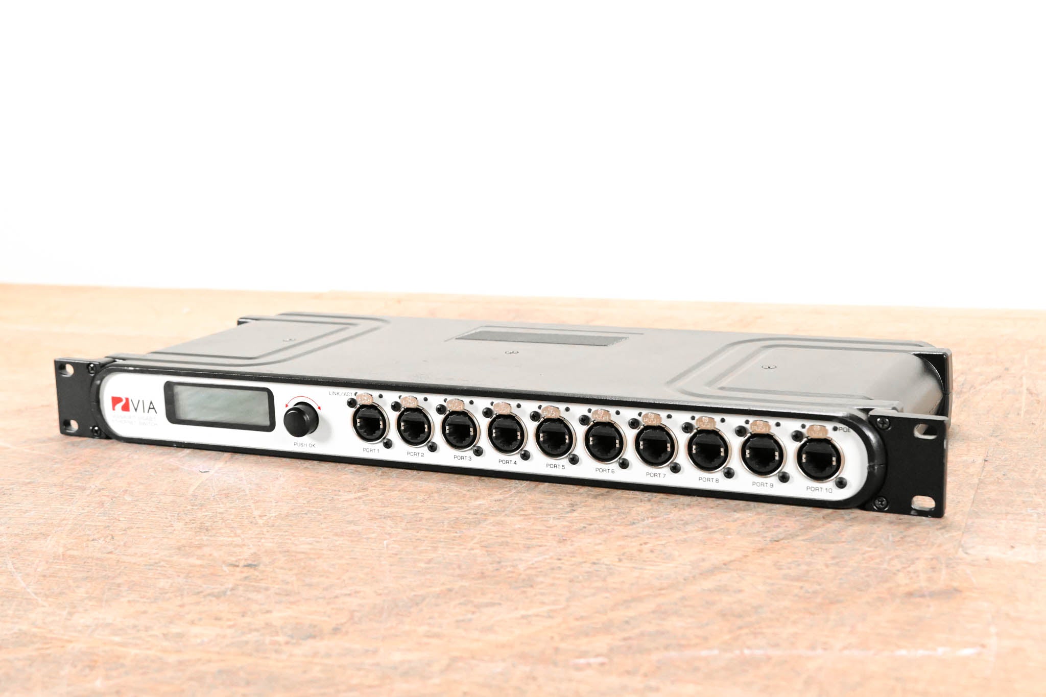 Pathway Connectivity 6740 VIA12 Gigabit Ethernet Switch