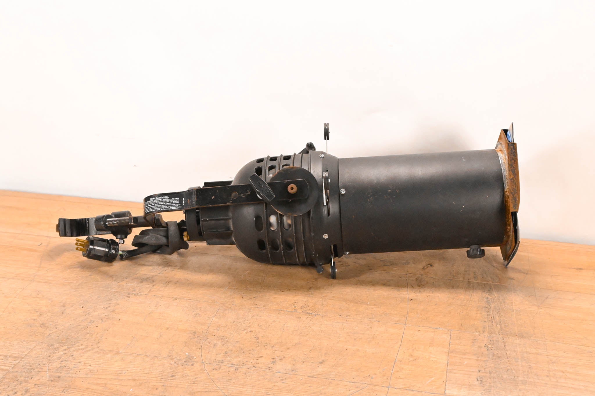 Altman 360Q 6" x 12" 750W Ellipsoidal Light