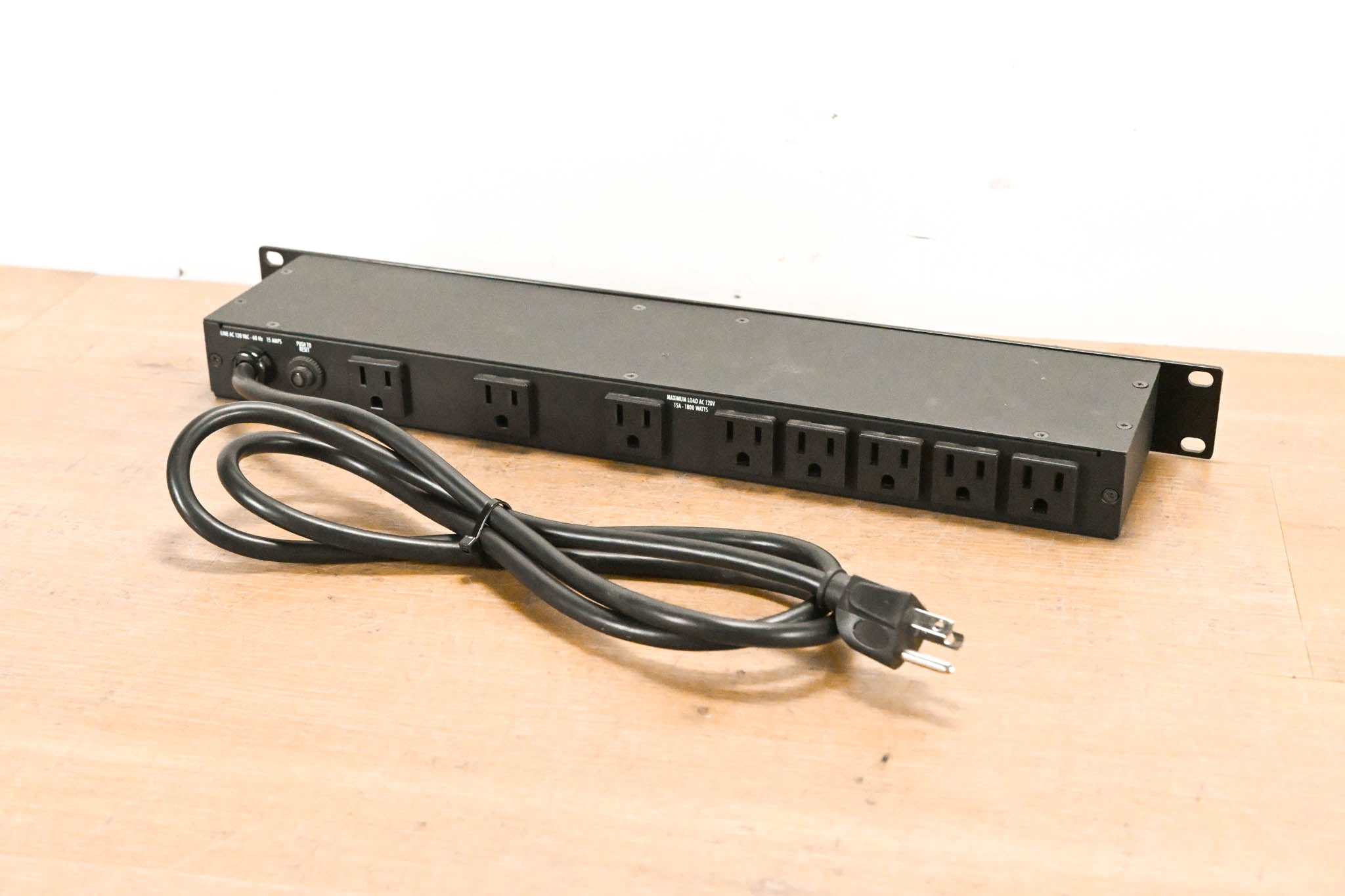 Furman M-8x2 8-Outlet Power Conditioner
