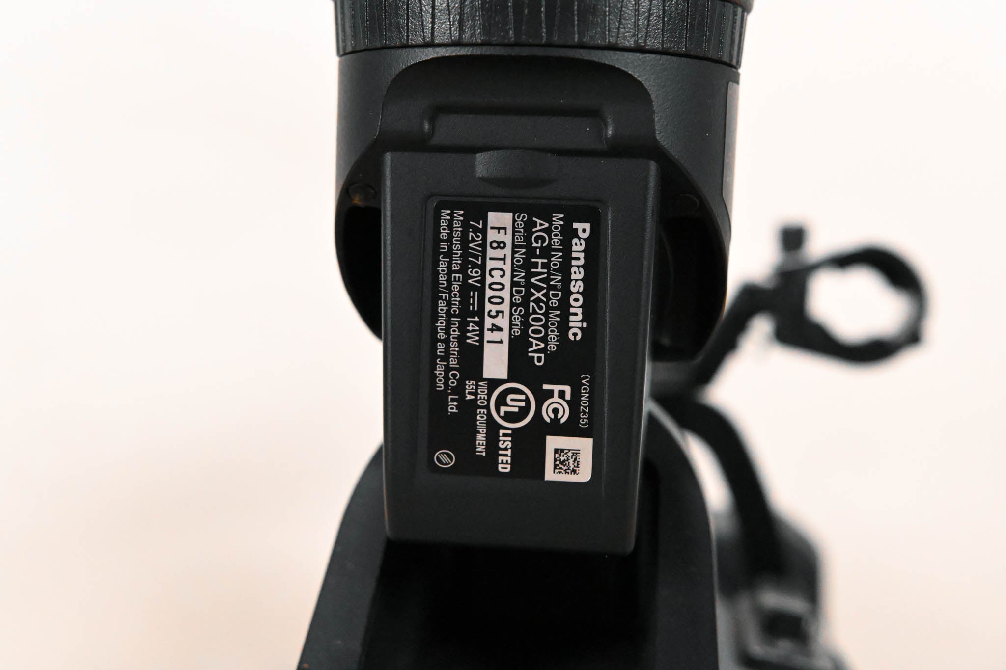 Panasonic AG-HVX200AP 3-CCD P2/DVCPRO HD Camcorder