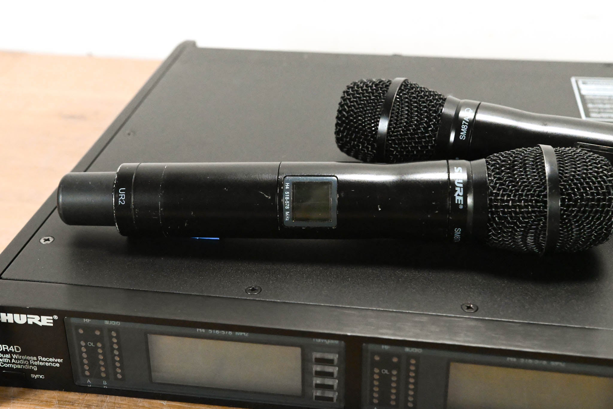 Shure UR4D Wireless Receiver w/ two UR2/SM87A Handheld Transmitters - H4
