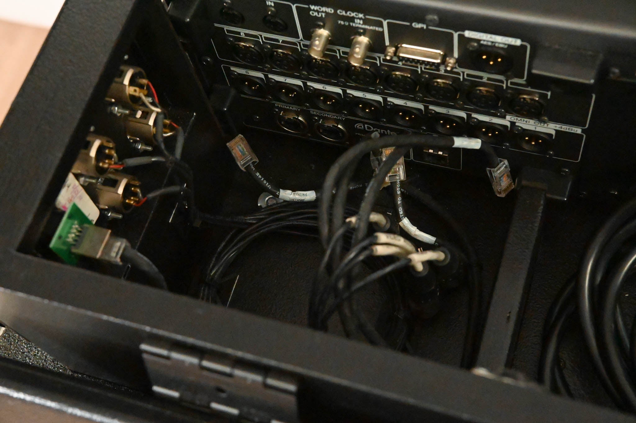 Yamaha CL3 Digital Audio Mixing Console with Road Case