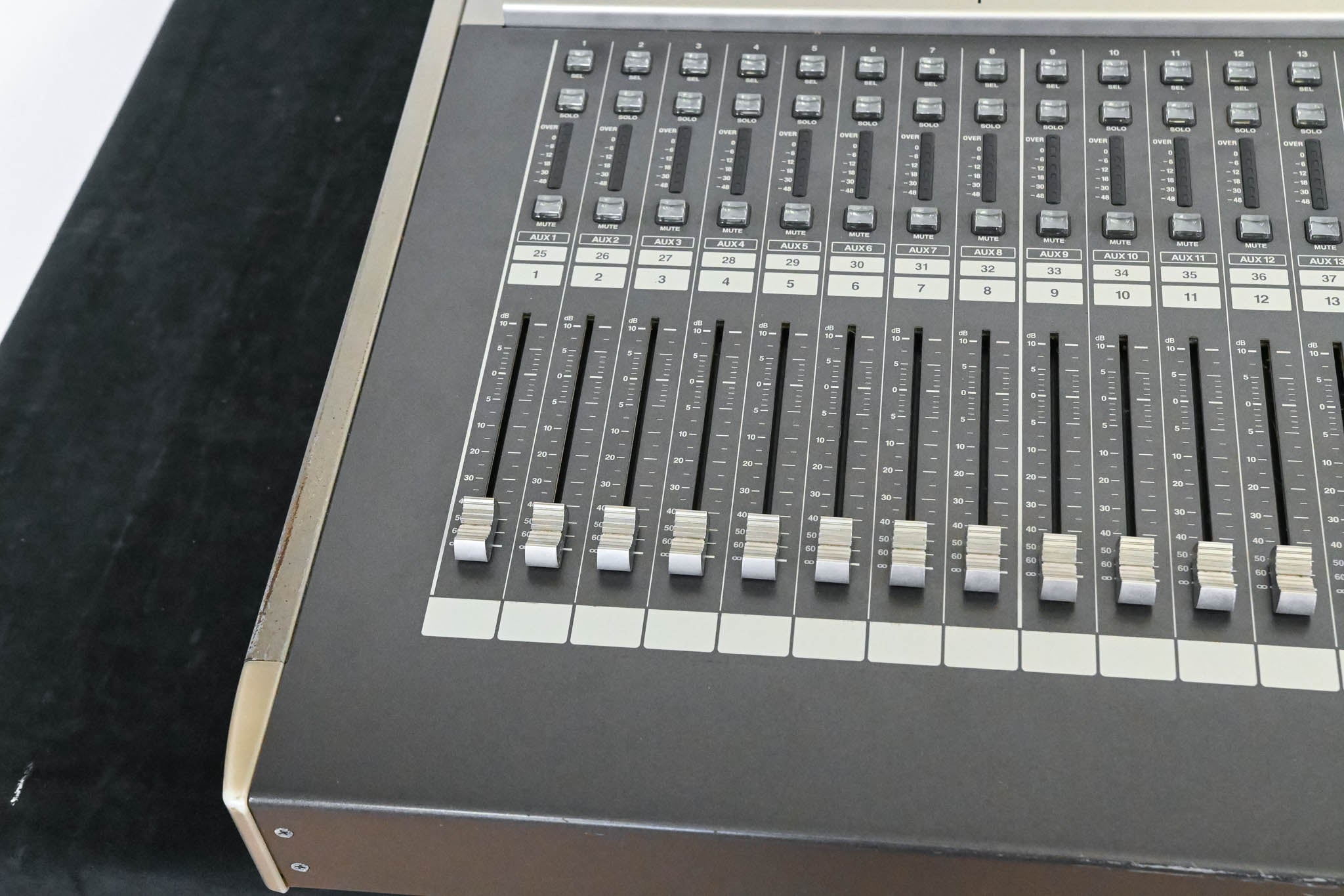 Roland M-400 48-Channel Live Digital Mixing Console