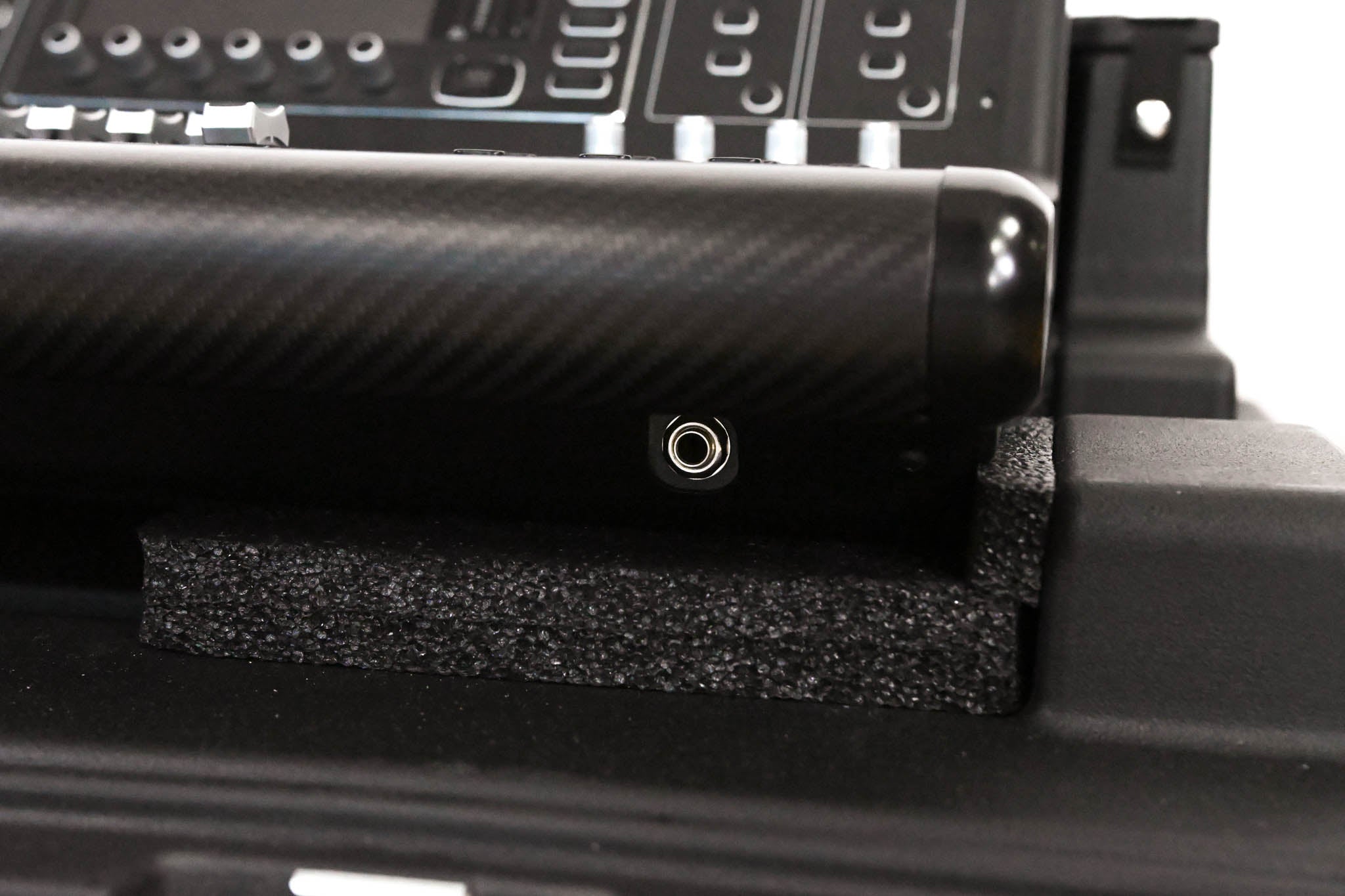 Midas M32 40-Channel Digital Audio Console with Road Case