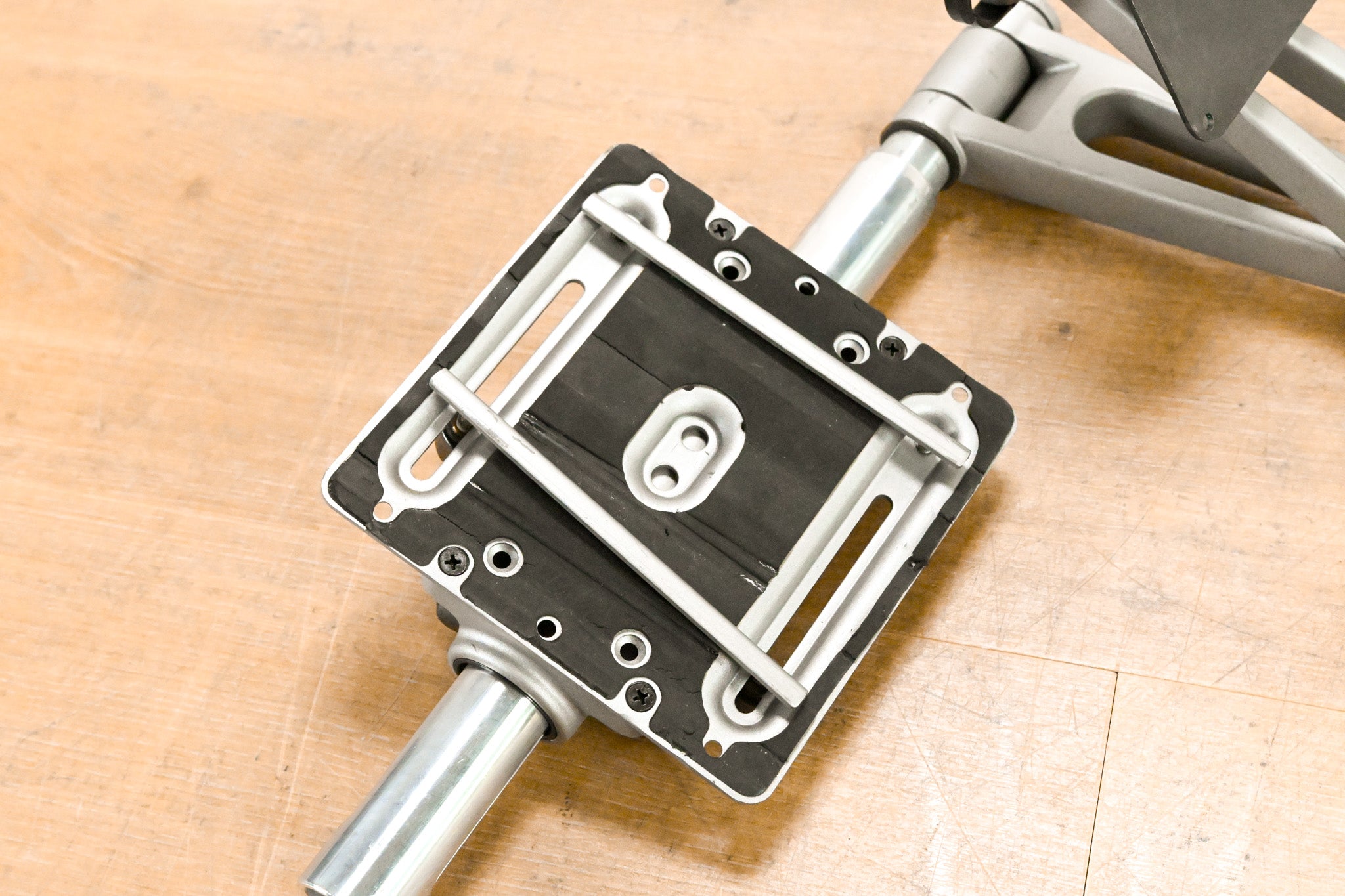 Humanscale M7 Adjustable Monitor Arm
