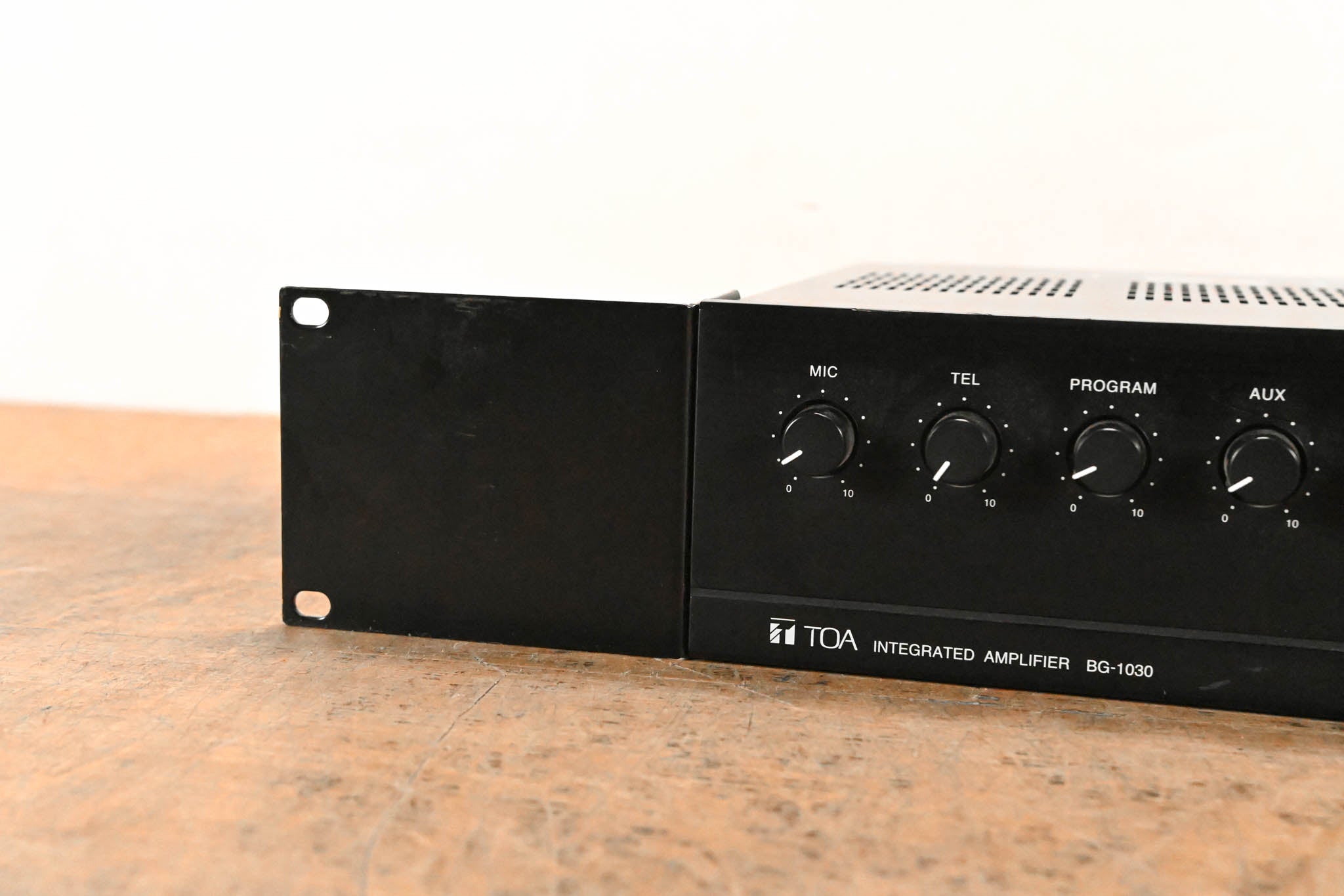 TOA BG-1030 5-Channel Mixer/Amplifer