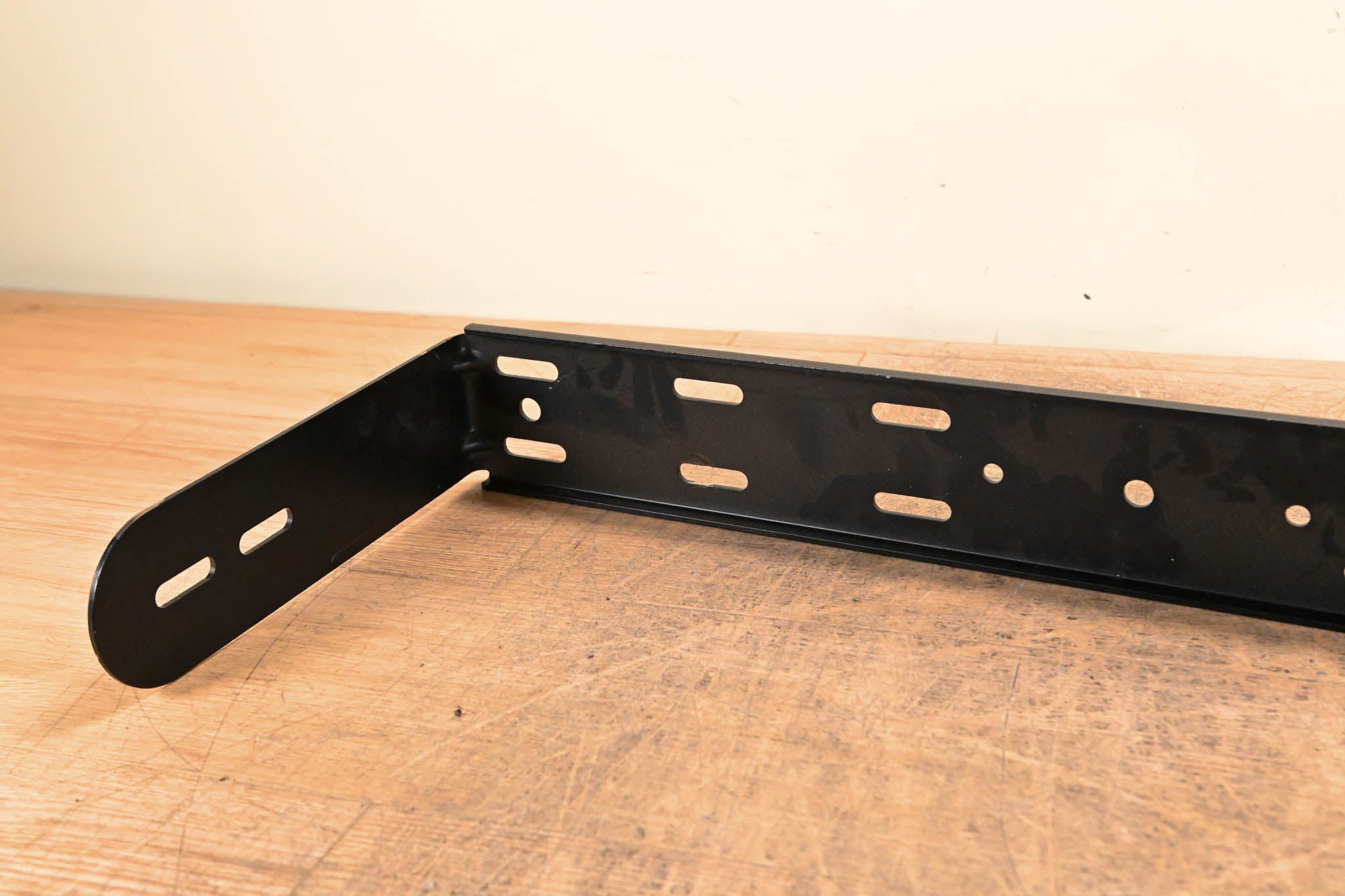 Yamaha UB2208 U-Bracket for IF2208 Speaker