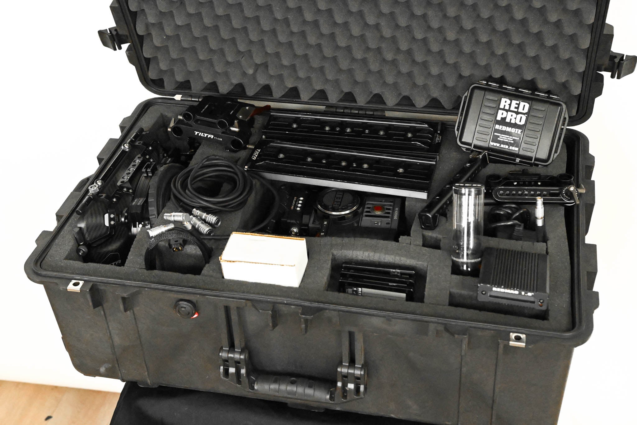 RED Digital Cinema Scarlet-X Dragon 6K DSMC2 Canon EF Mount Kit