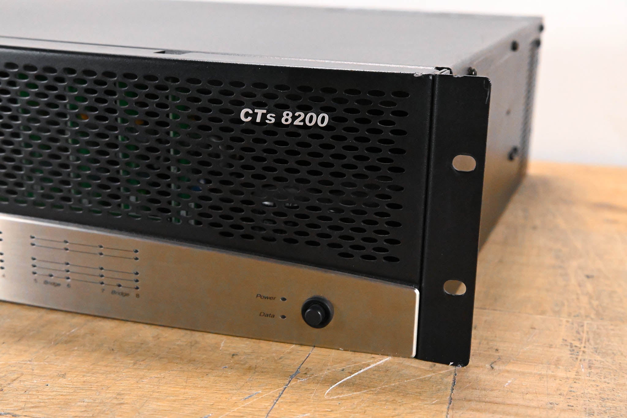 Crown CTs 8200 200W 8-Channel Power Amplifier