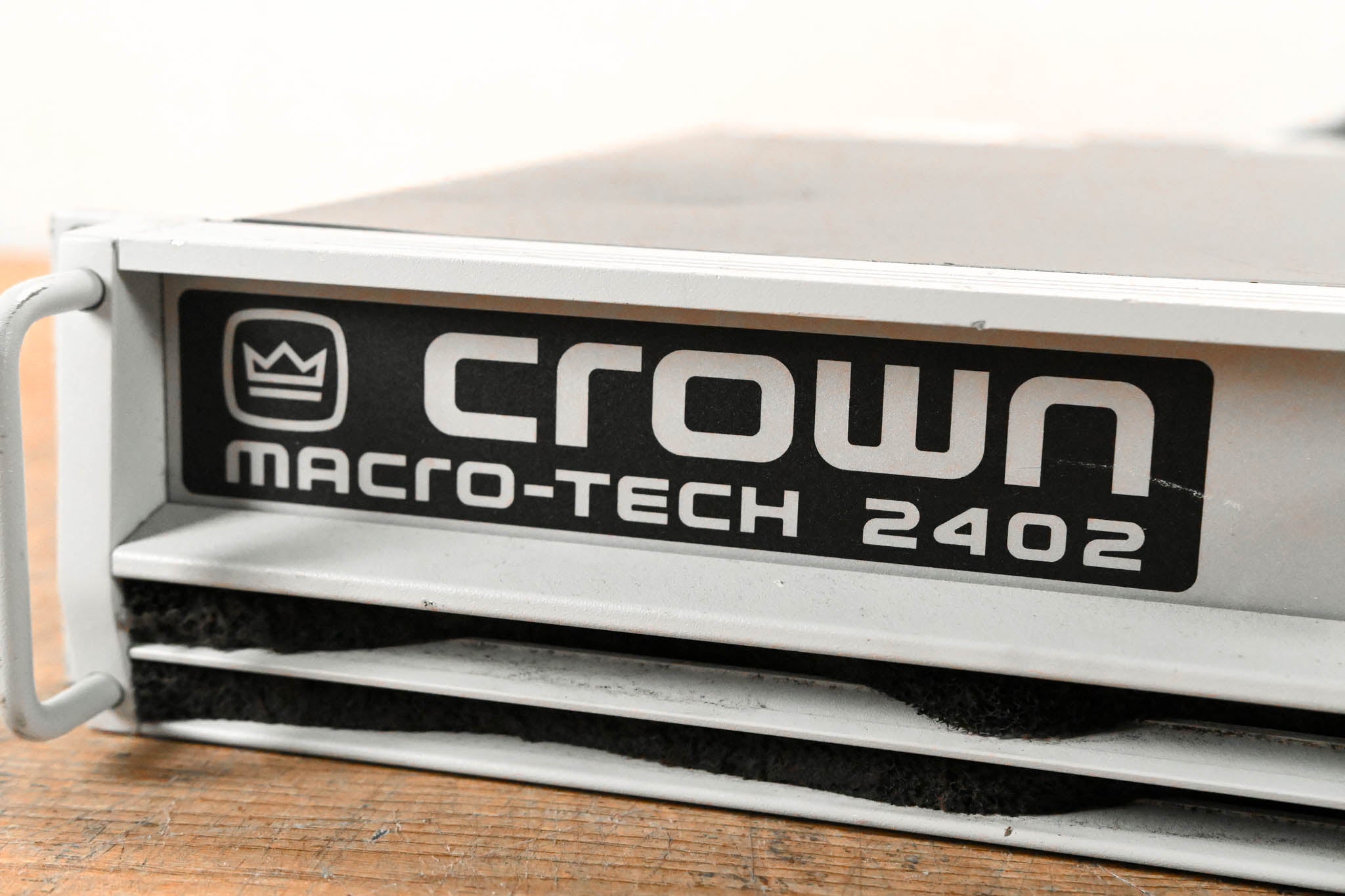 Crown Macro-Tech 2402 2-Channel Power Amplifier