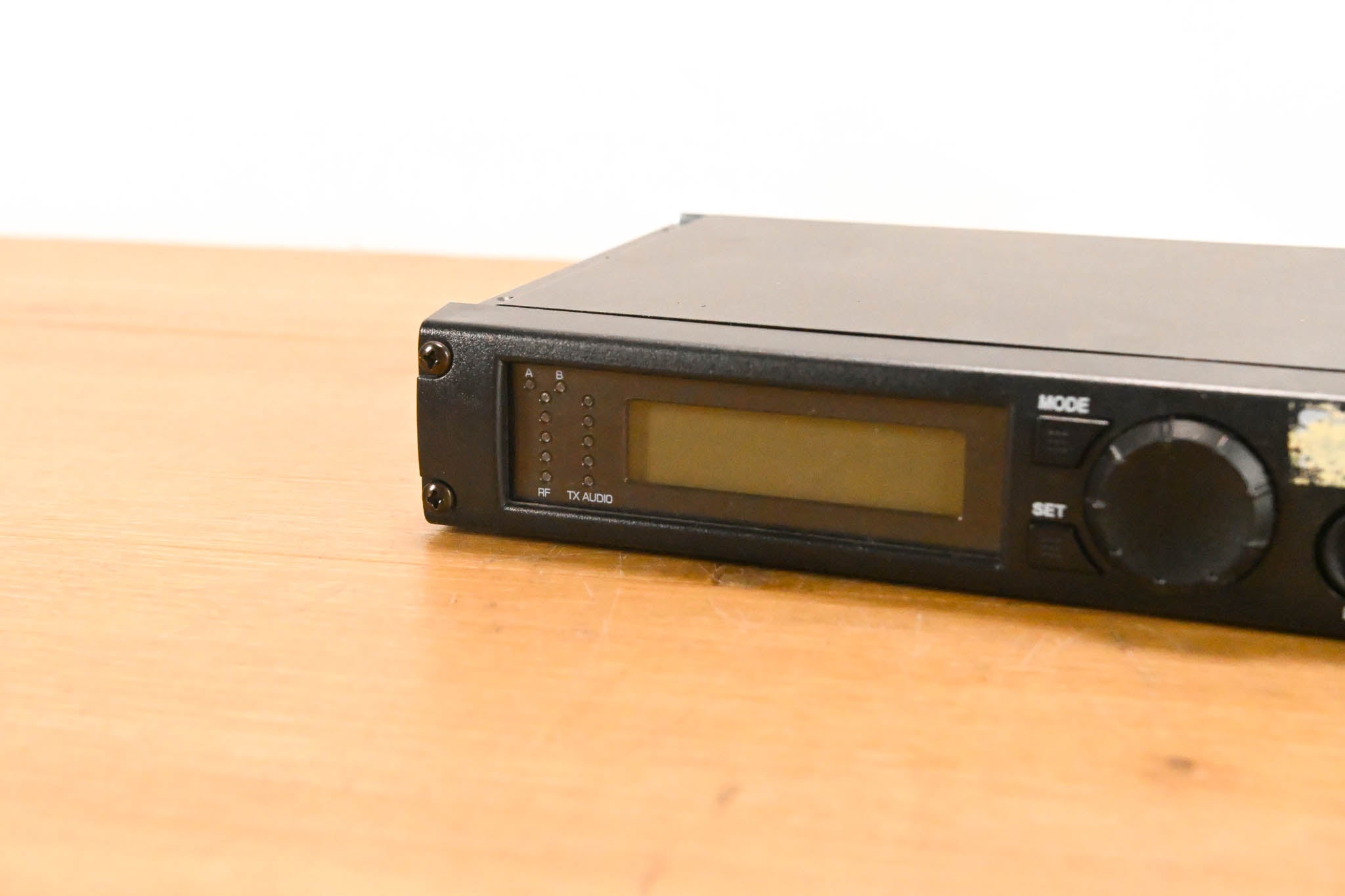 Shure ULXP24/BETA87A Handheld Wireless System - M1 Band NO POWER SUPPLY