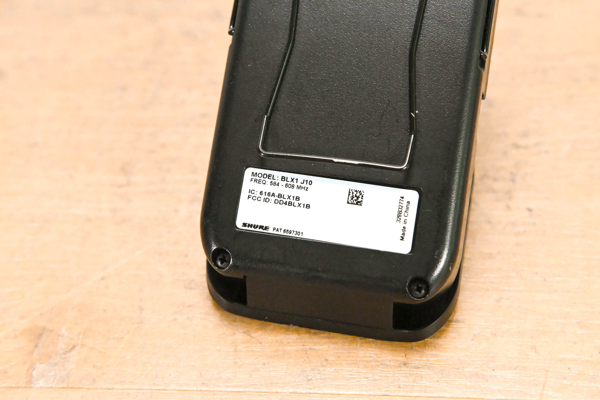 Shure BLX1 Wireless Bodypack Transmitter - J10 Band: 584-608 MHz