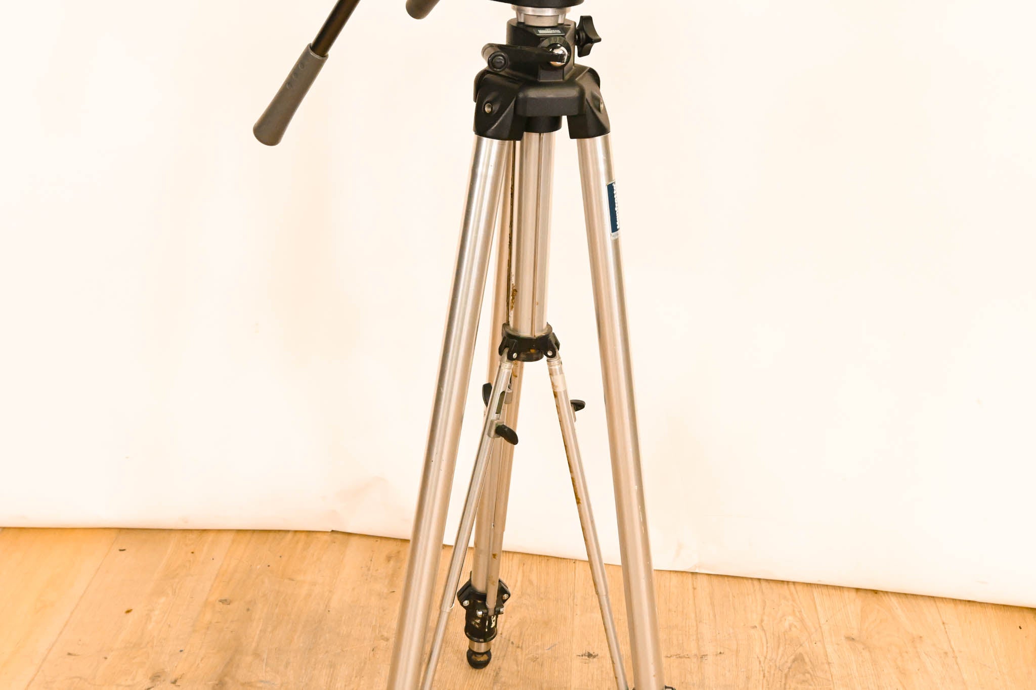 Manfrotto/Bogen 3068 Video Tripod with 3066 Fluid Head