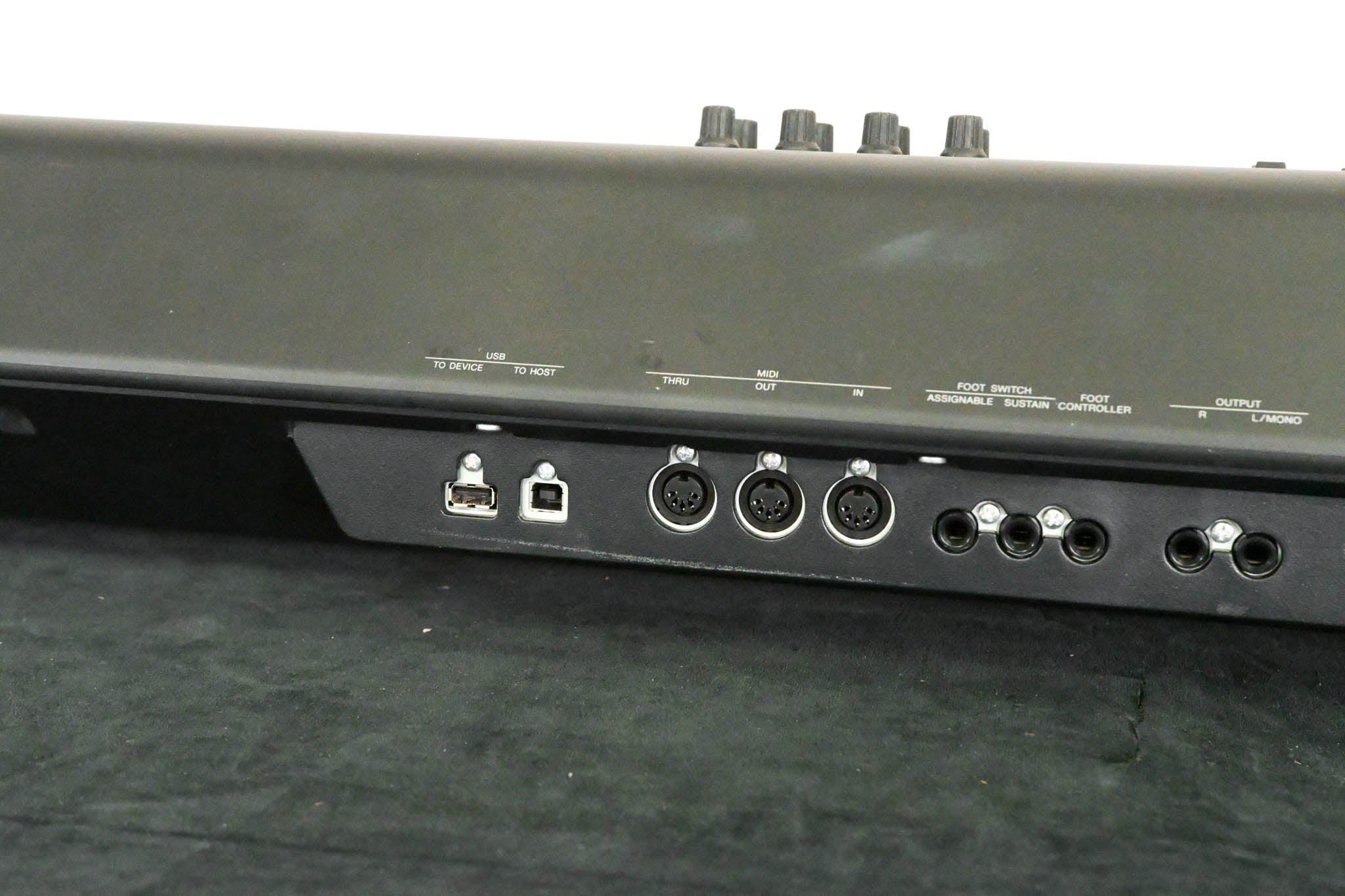 Yamaha MOX8 88-Key Synthesizer Workstation (NO POWER SUPPLY)