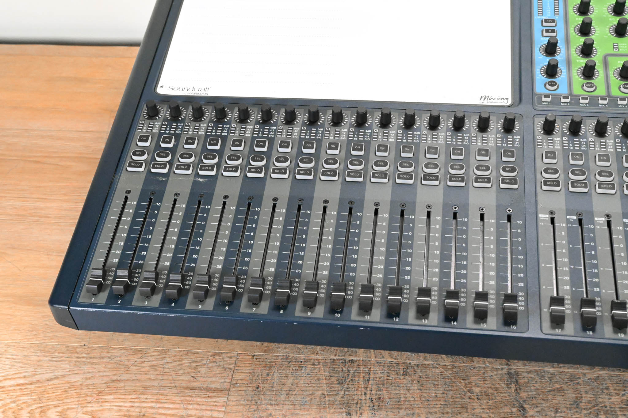 Soundcraft Si Expression 3 32-Channel Digital Mixer with CAT5 MADI Card