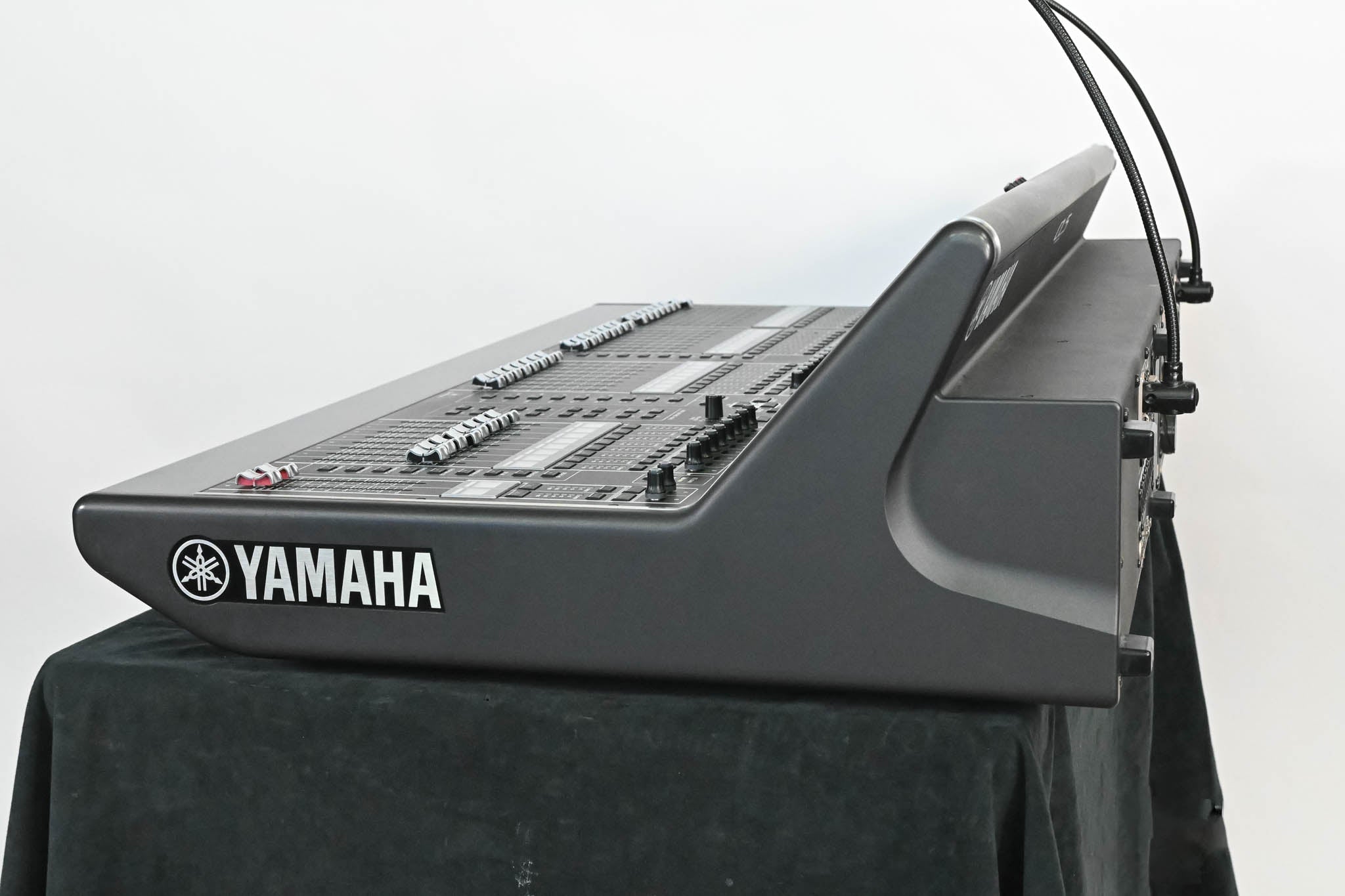 Yamaha CL5 72-Channel Digital Mixing Console