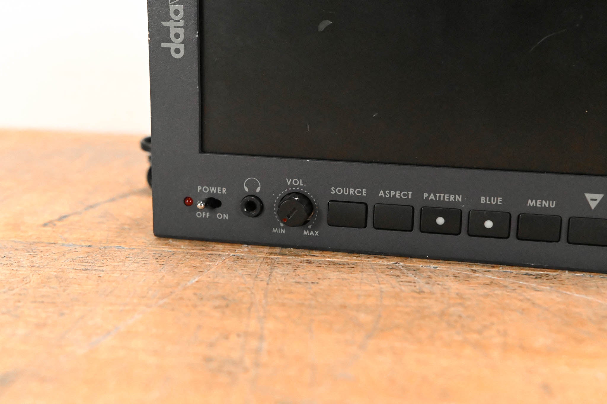 Datavideo TLM-700HD 7" HD/SD TFT LCD Monitor w/ V-Mount Battery Adapter