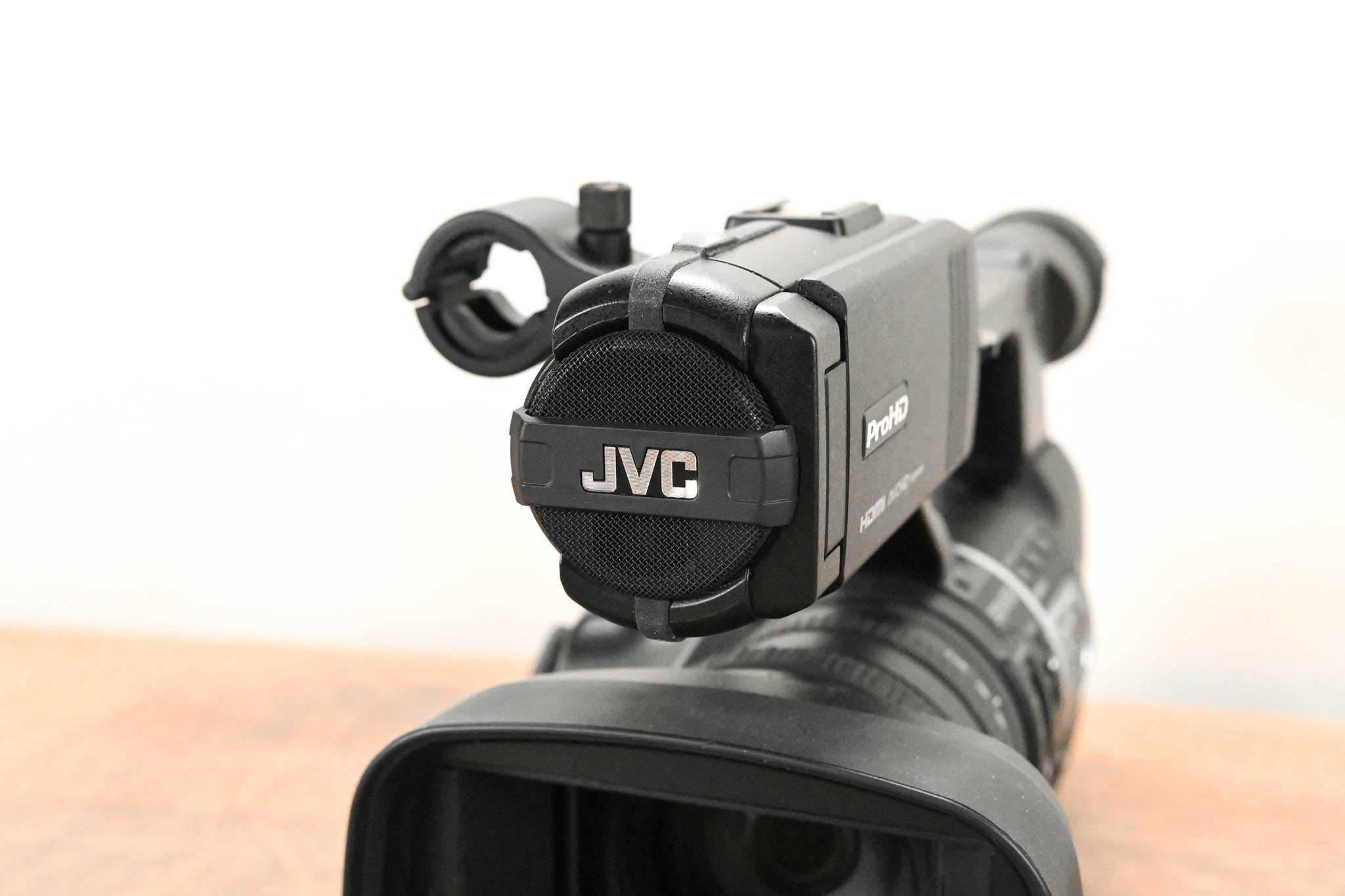 JVC GY-HM620U ProHD Handheld Mobile News Camera