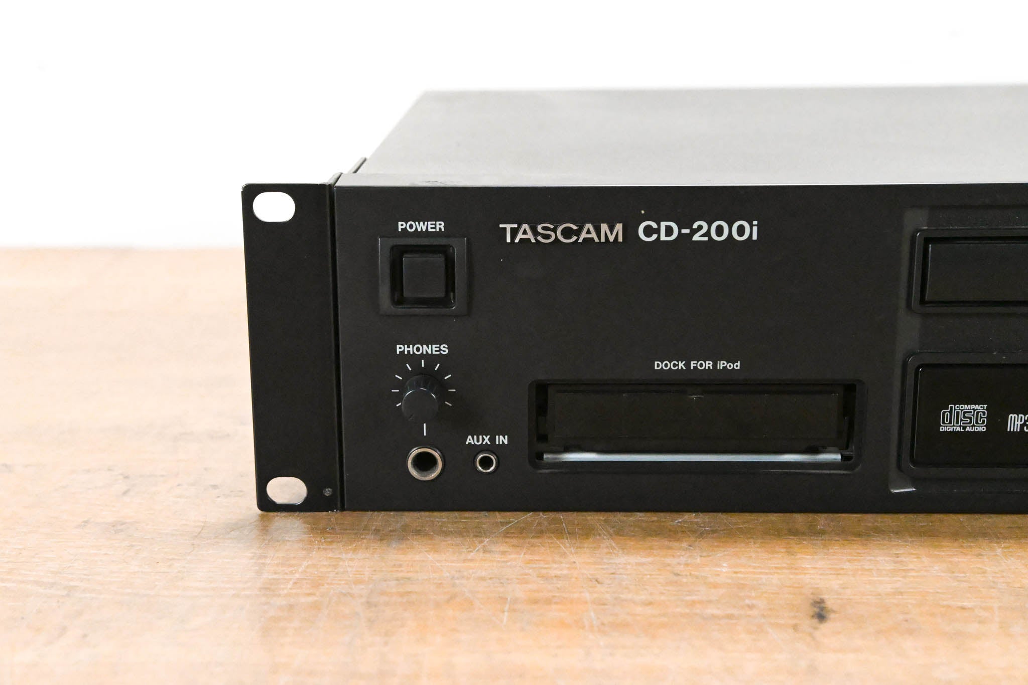 TASCAM CD-200i Rackmountable CD Player with iPod Dock
