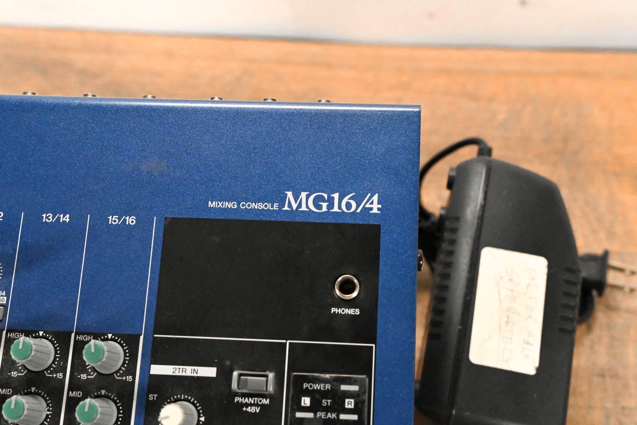 Yamaha MG16/4 16-Channel 4-Bus Analog Mixing Console