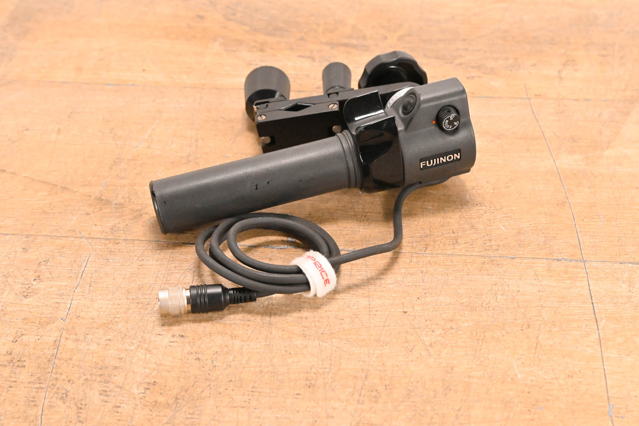 Fujinon ERD-20A-A02 Zoom Demand with MCA-7 Mounting Clamp