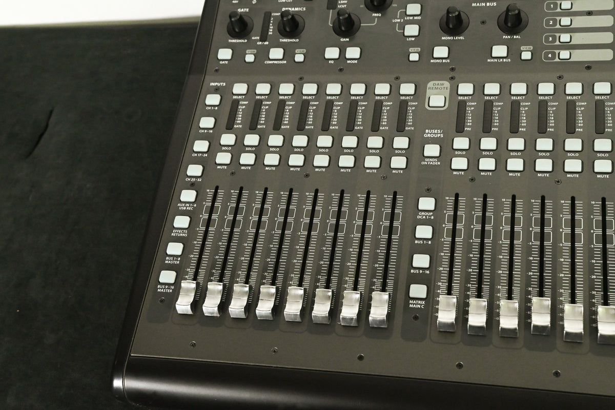 Behringer X32 Producer 40-Channel Rack-Mountable Digital Mixing Console