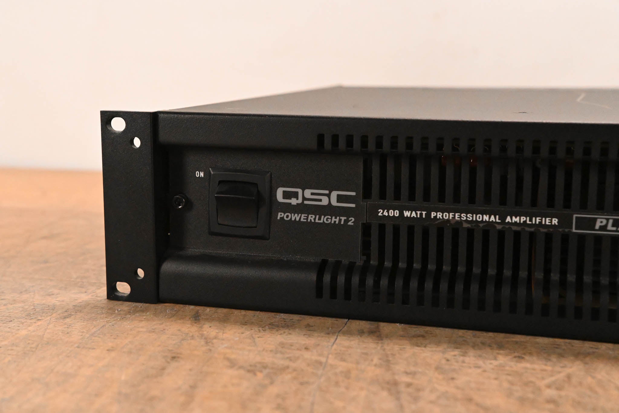QSC PL224 PowerLight 2 Series 2-Channel Power Amplifier