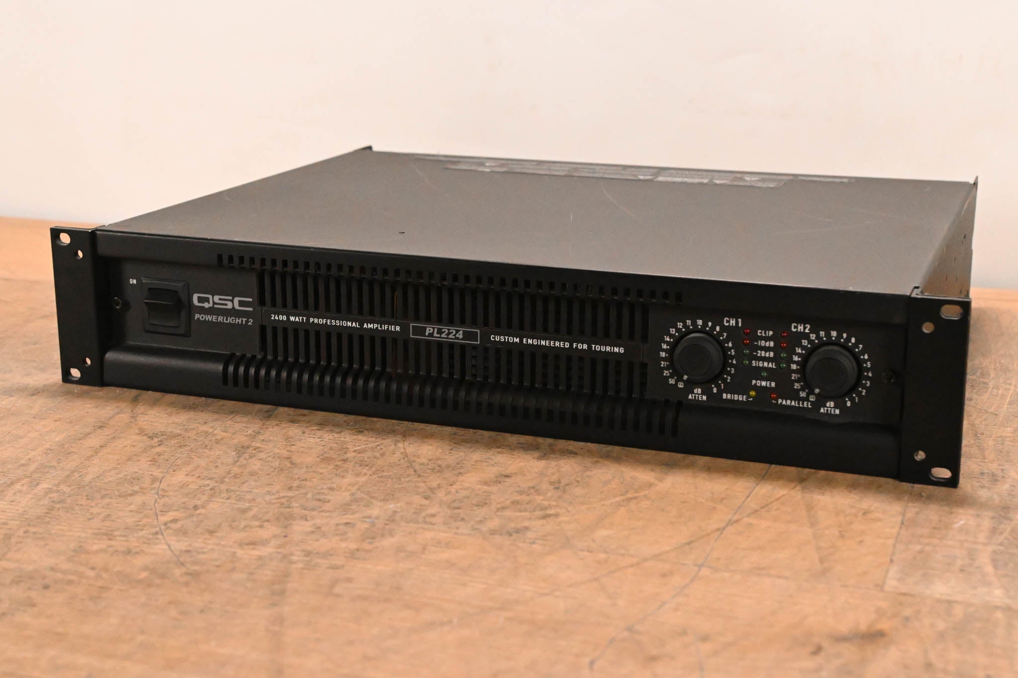QSC PL224 PowerLight 2 Series 2-Channel Power Amplifier