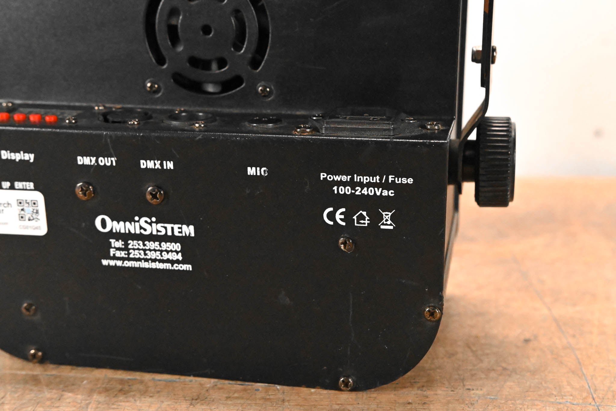 OmniSistem Thin Par Plus RGBW 6 x 10W RGBA Par Can Light