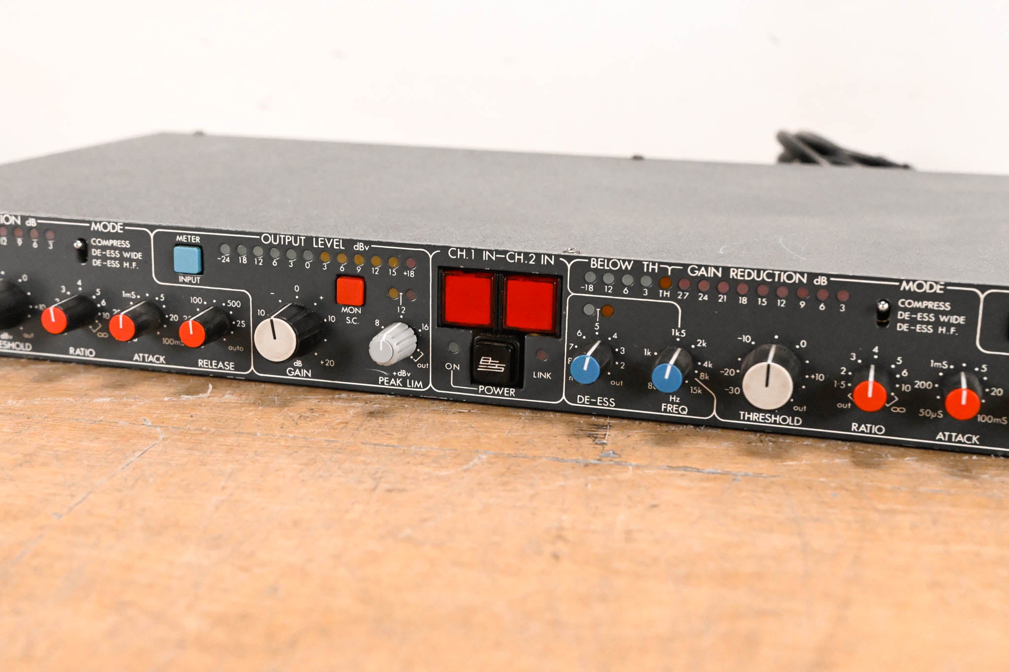 BSS DPR-402 Two-Channel Compressor/Limiter/De-Esser