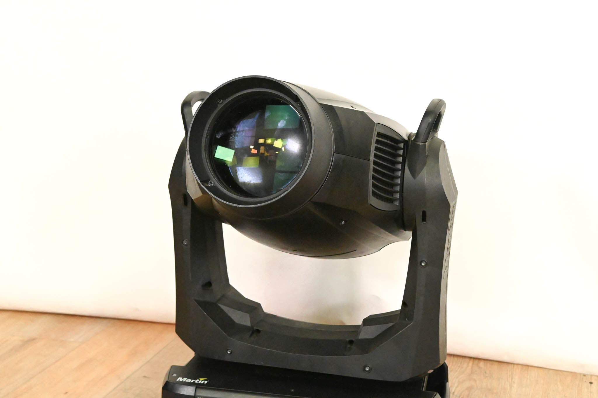 Martin MAC Viper Profile High Output Discharge-Based Moving Light