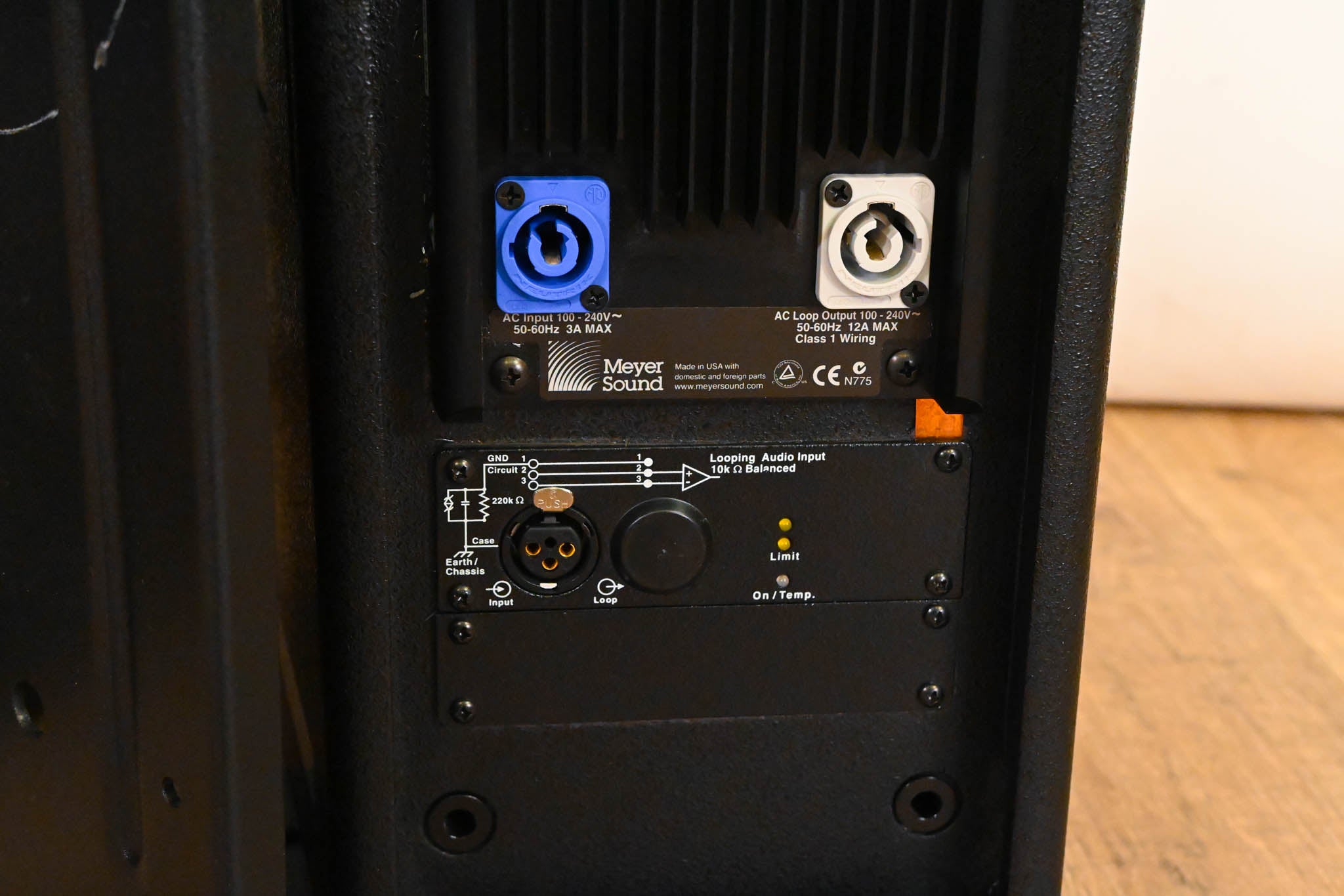 Meyer Sound UPJ-1P Compact VariO Loudspeaker (PAIR)