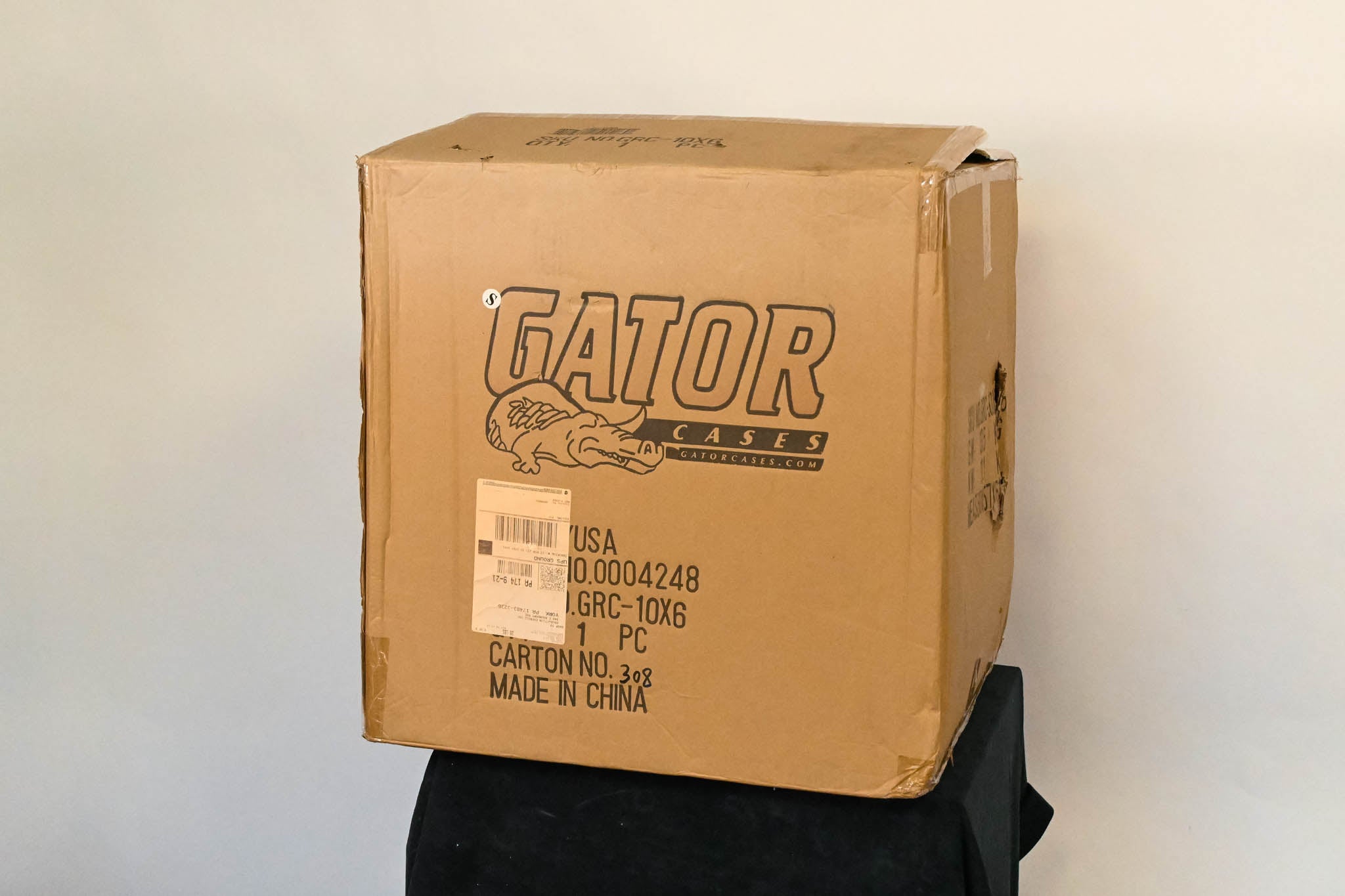 Gator Cases GRC-10X6 10U Top / 6U Front Console Audio Rack