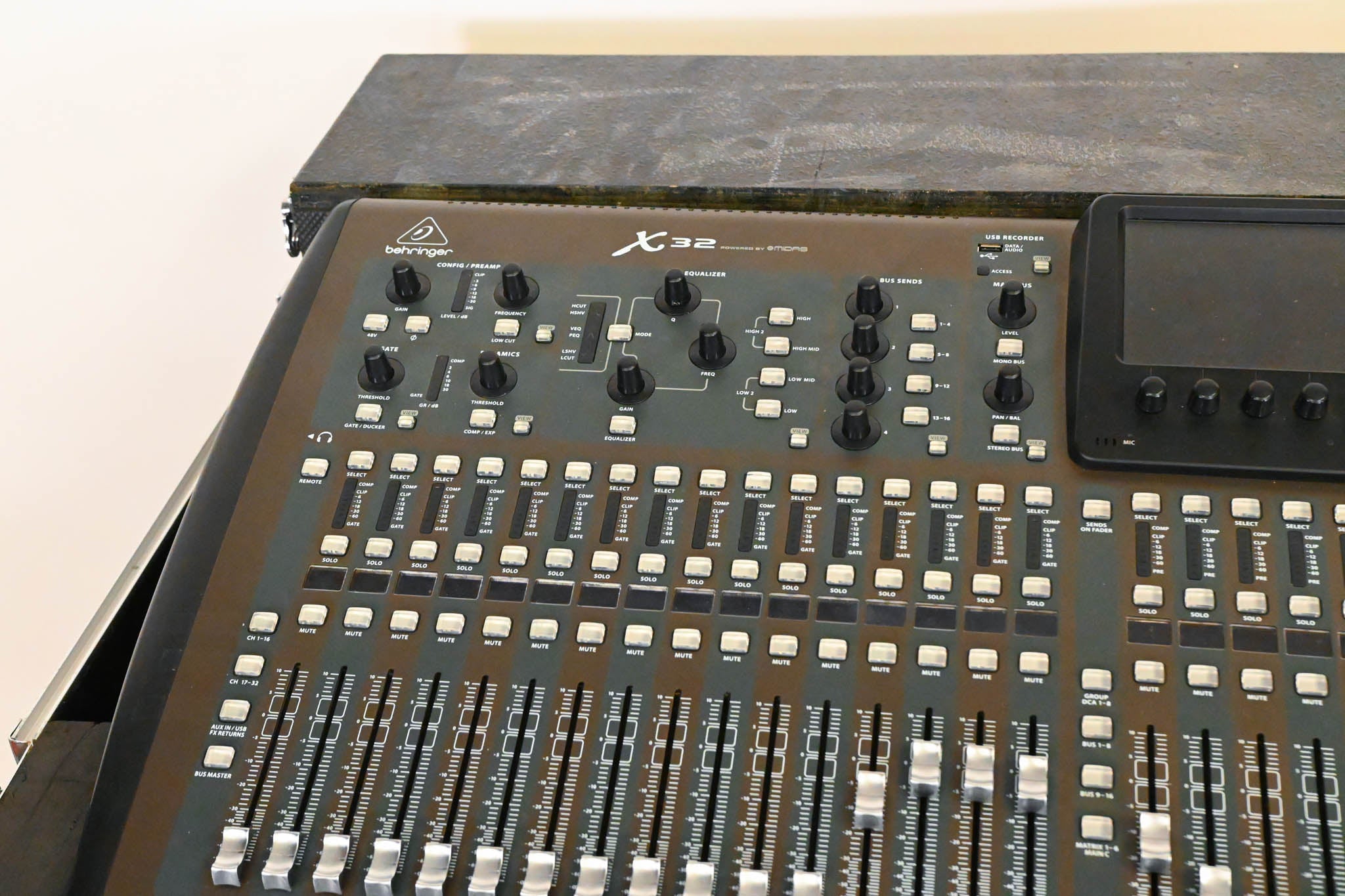 Behringer X32 40-Channel Digital Mixing Console with Road Case