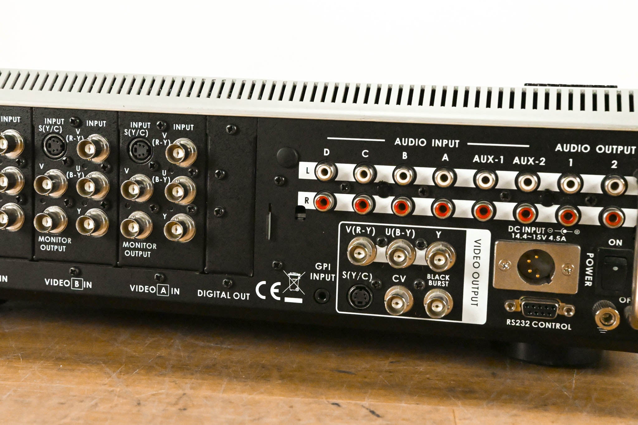Datavideo SE-800 4-Channel Digital Video Switcher (NO POWER SUPPLY)