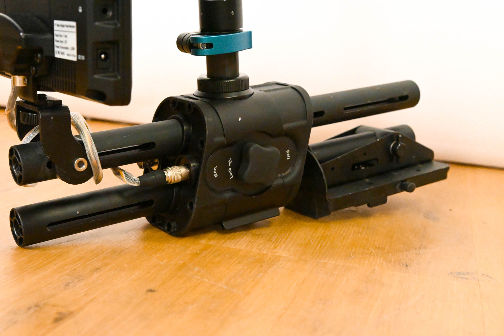 Steadicam Zephyr HD Camera Stabilizer System w/Arm, Vest, Monitor & Case