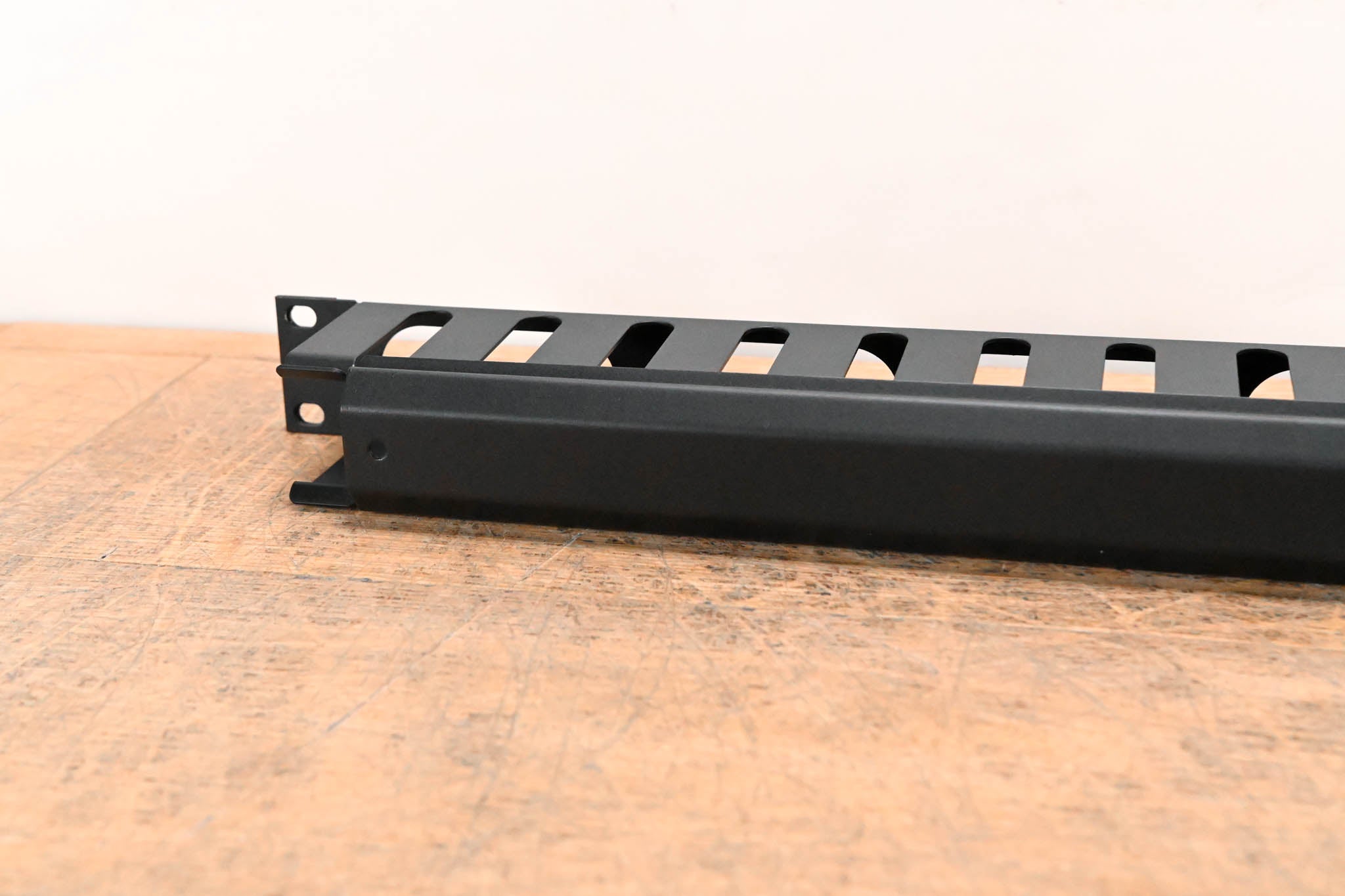 Gator Rackworks GRW-PNLCBLMNG1 1U Cable Management with Cap