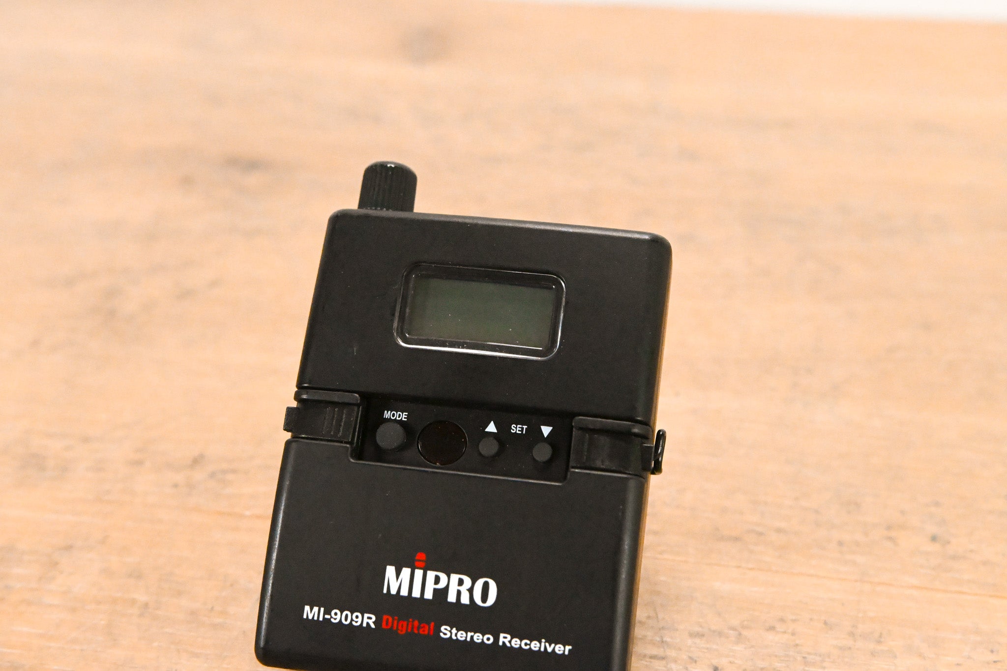 Mipro MI-909T/R Digital IEM System - 5E Range: 480-544 MHz (NO PSU)