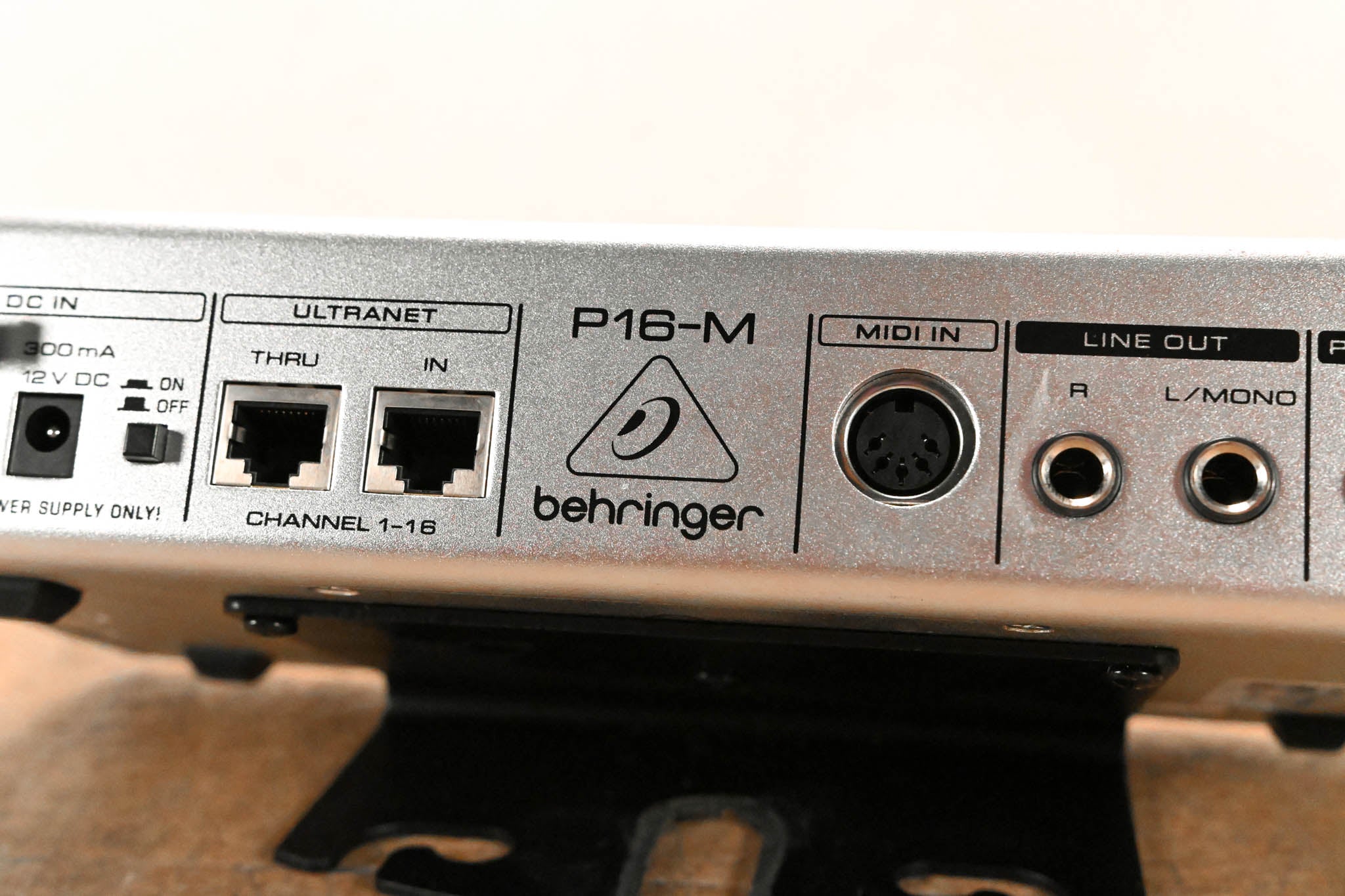 Behringer Powerplay P16-M 16-Channel Digital Personal Mixer