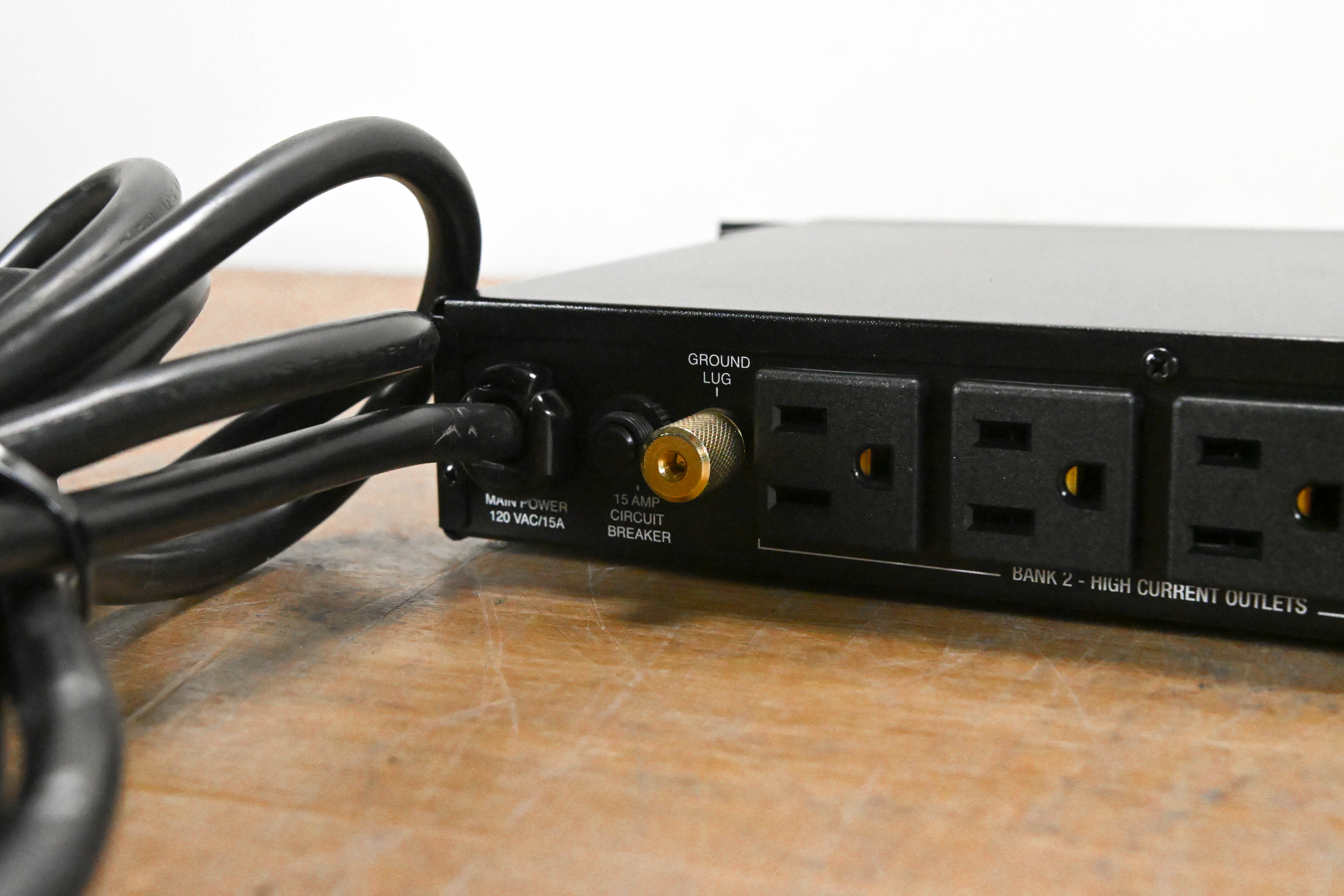 Panamax MR4300 9-Outlet Power Management Conditioner